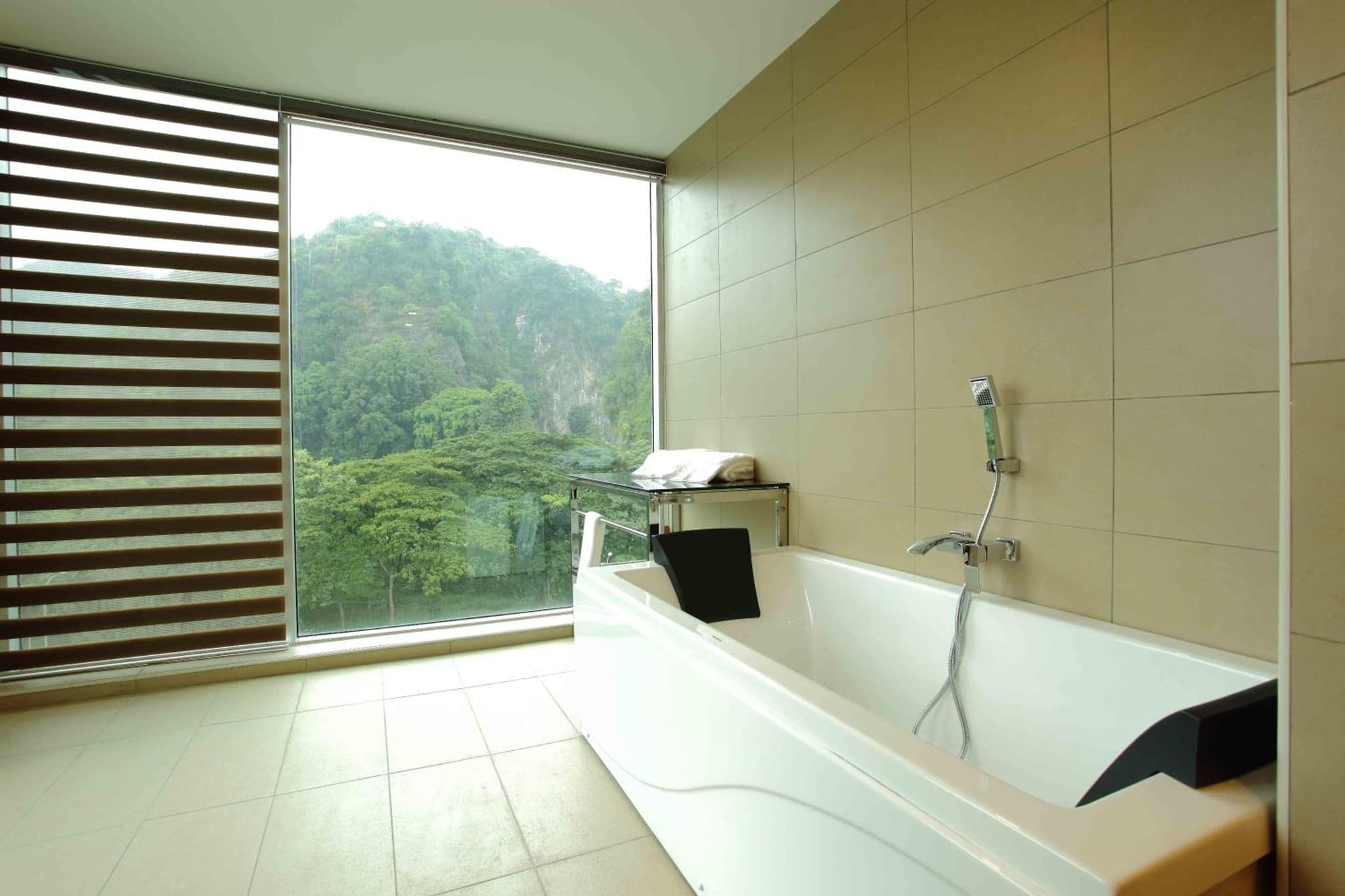 Symphony Suites Hotel photo 5