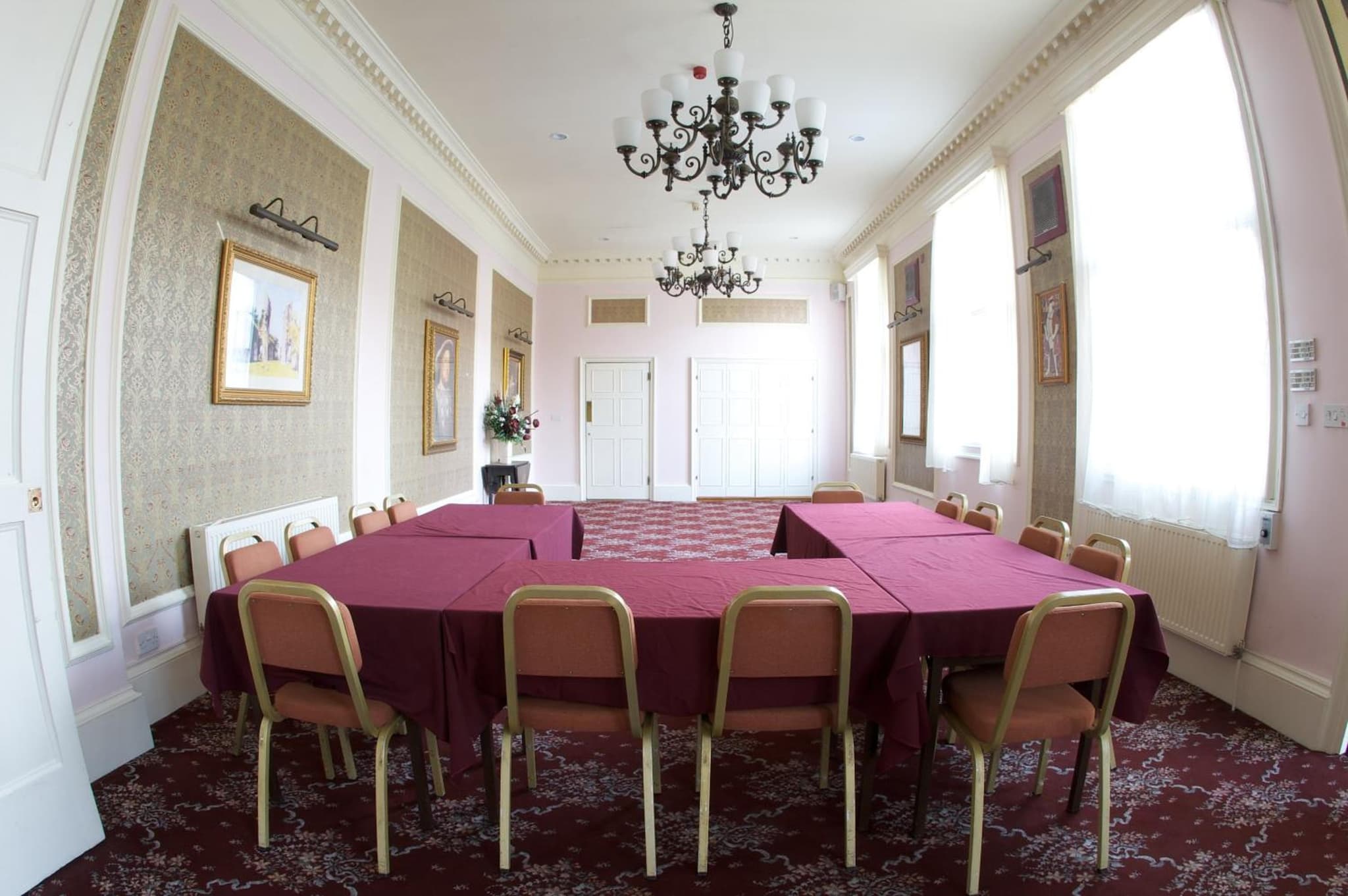 George & Pilgrims Hotel photo 3