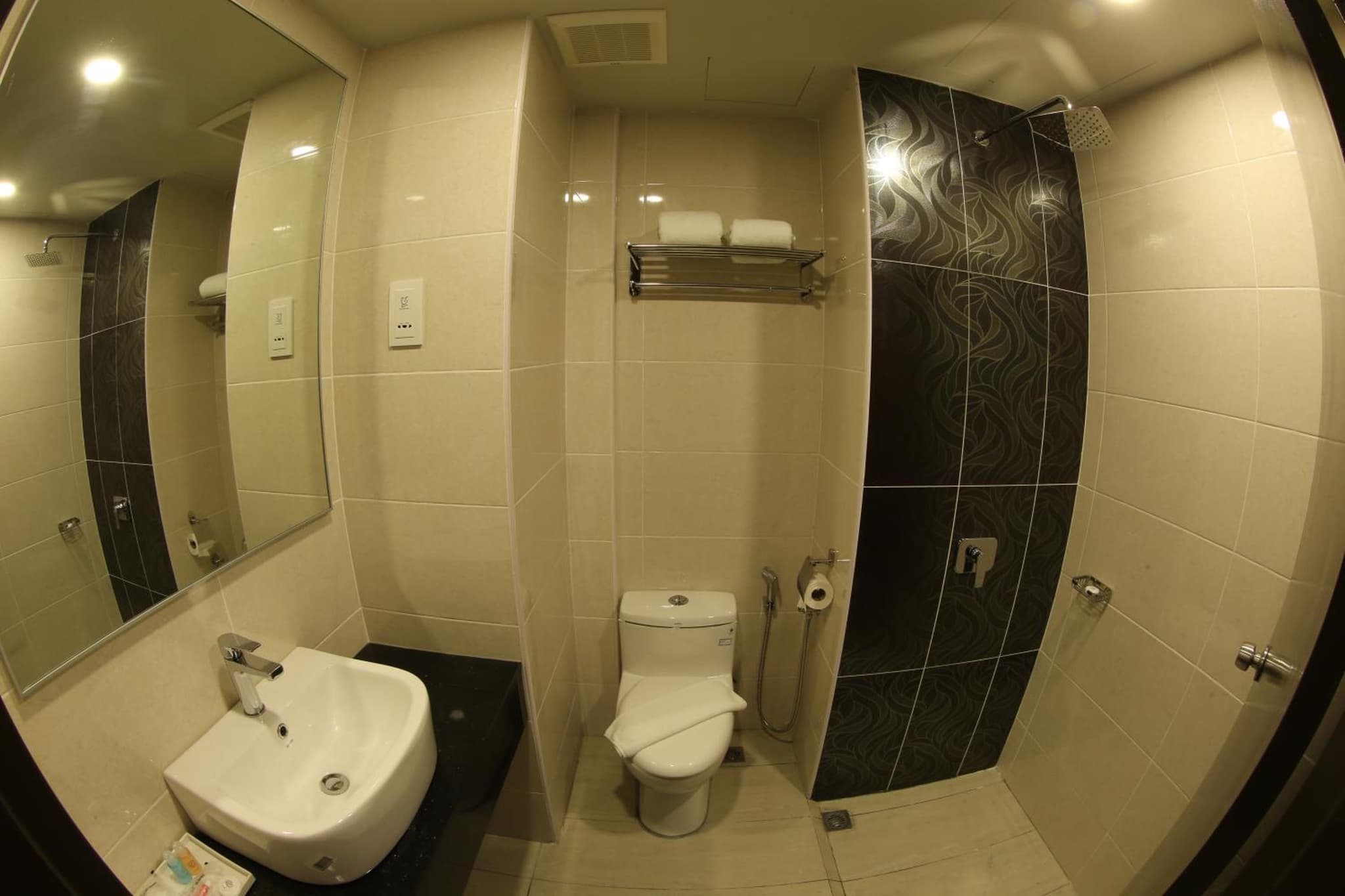 SEM9 Senai "Formerly Known As Perth Hotel" photo 4