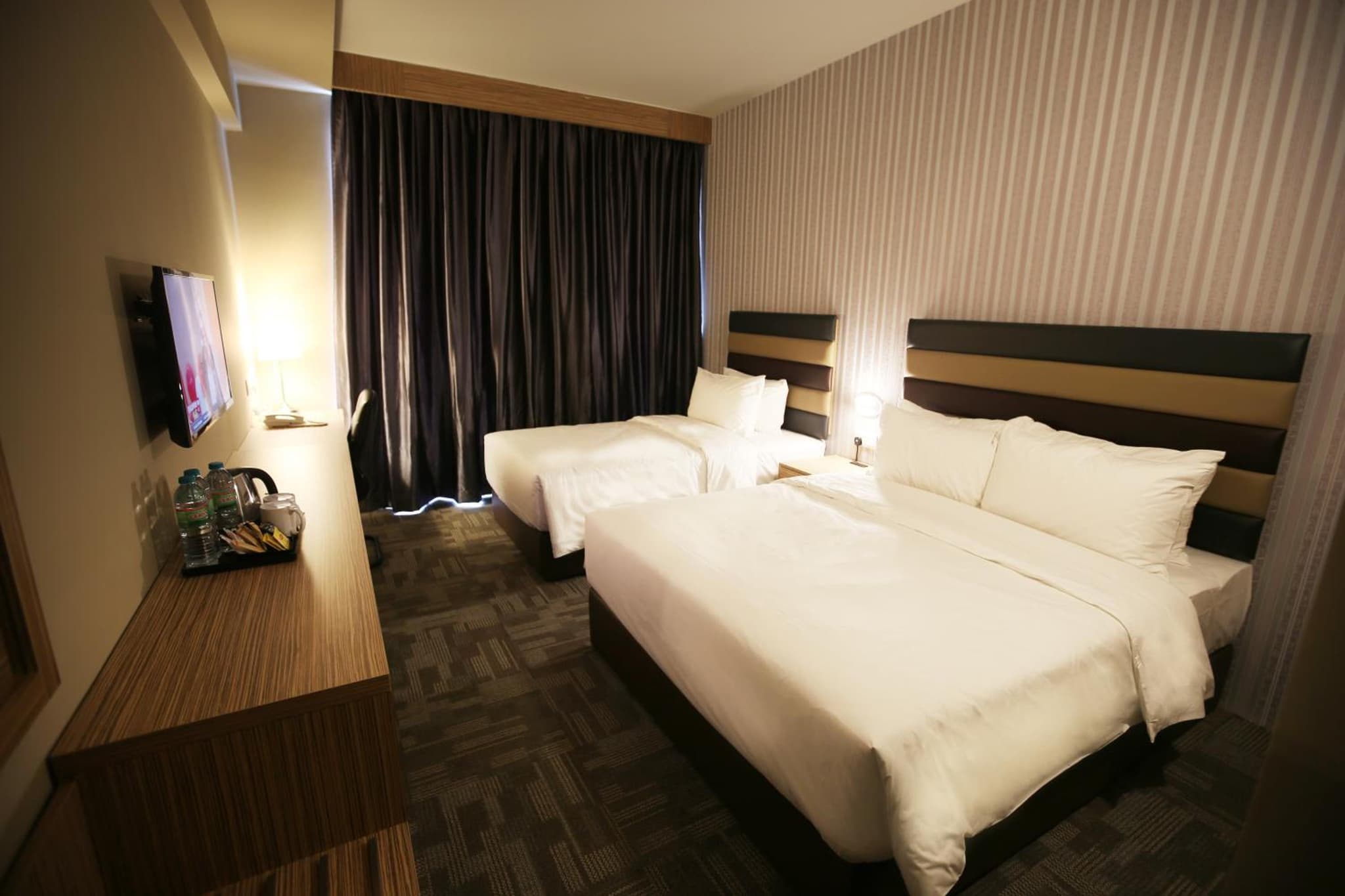 SEM9 Senai "Formerly Known As Perth Hotel" photo 6