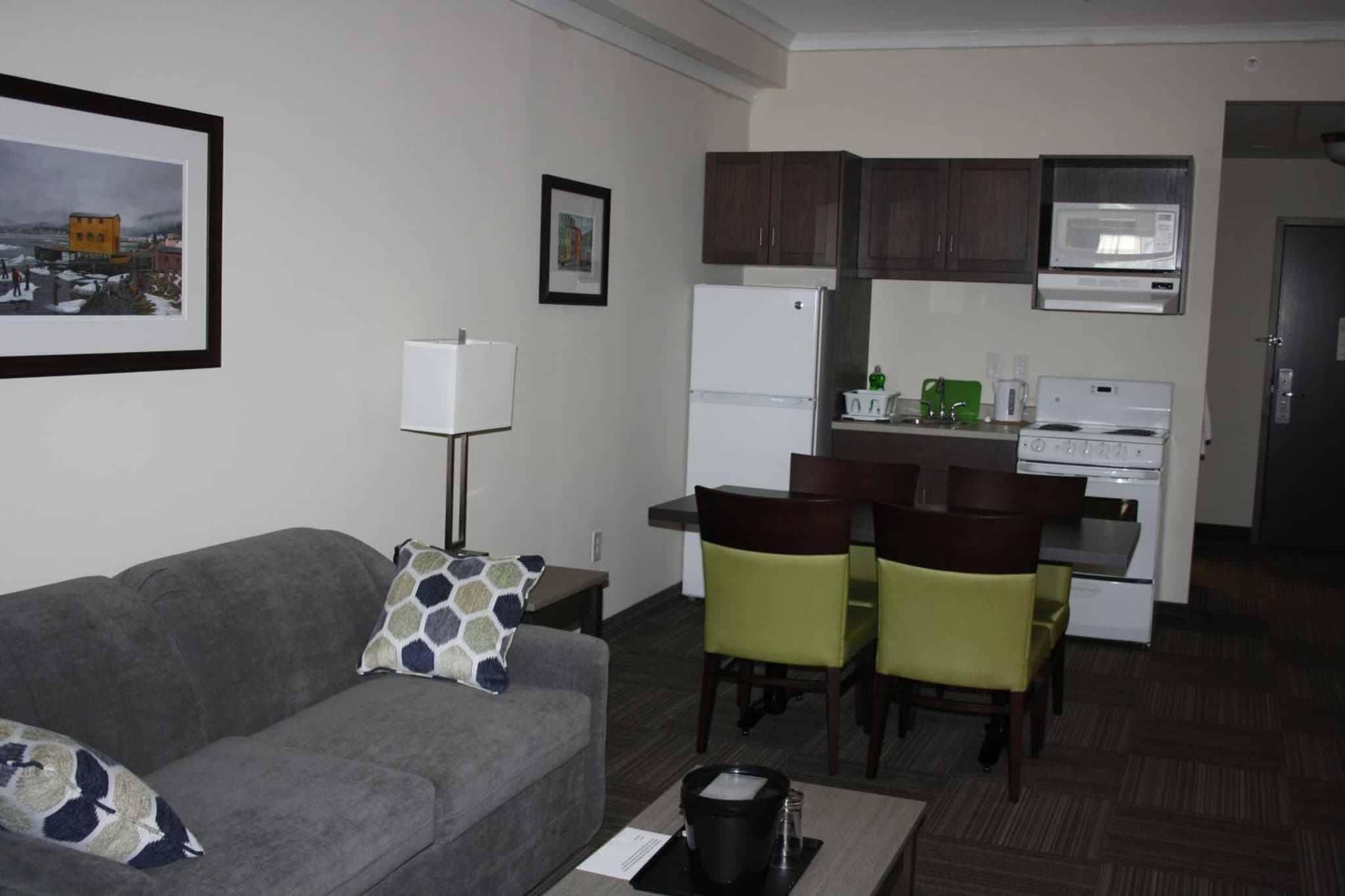 Crossroads Inn & Suites photo 5