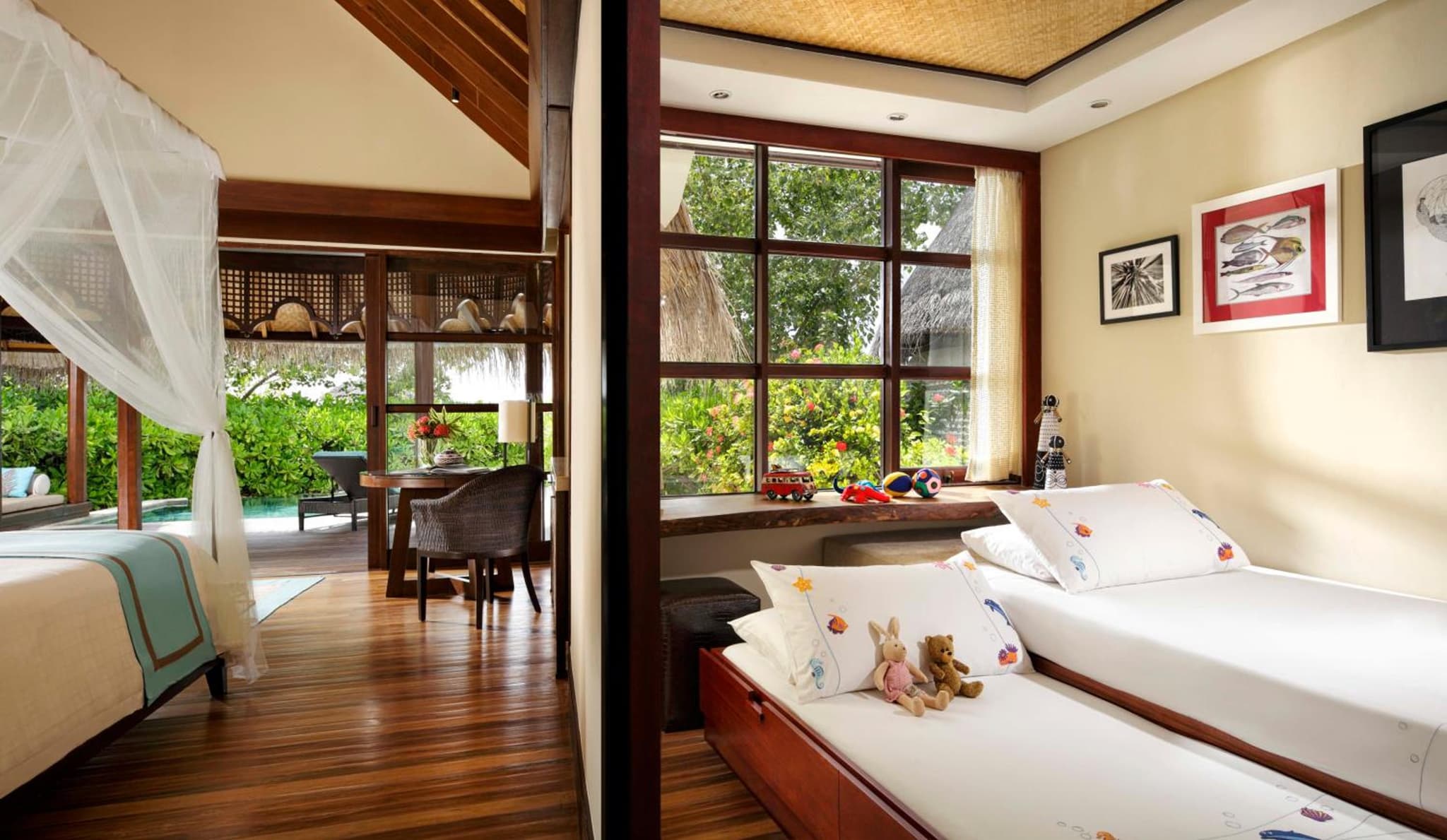 Four Seasons Resort Maldives at Kuda Huraa photo 2