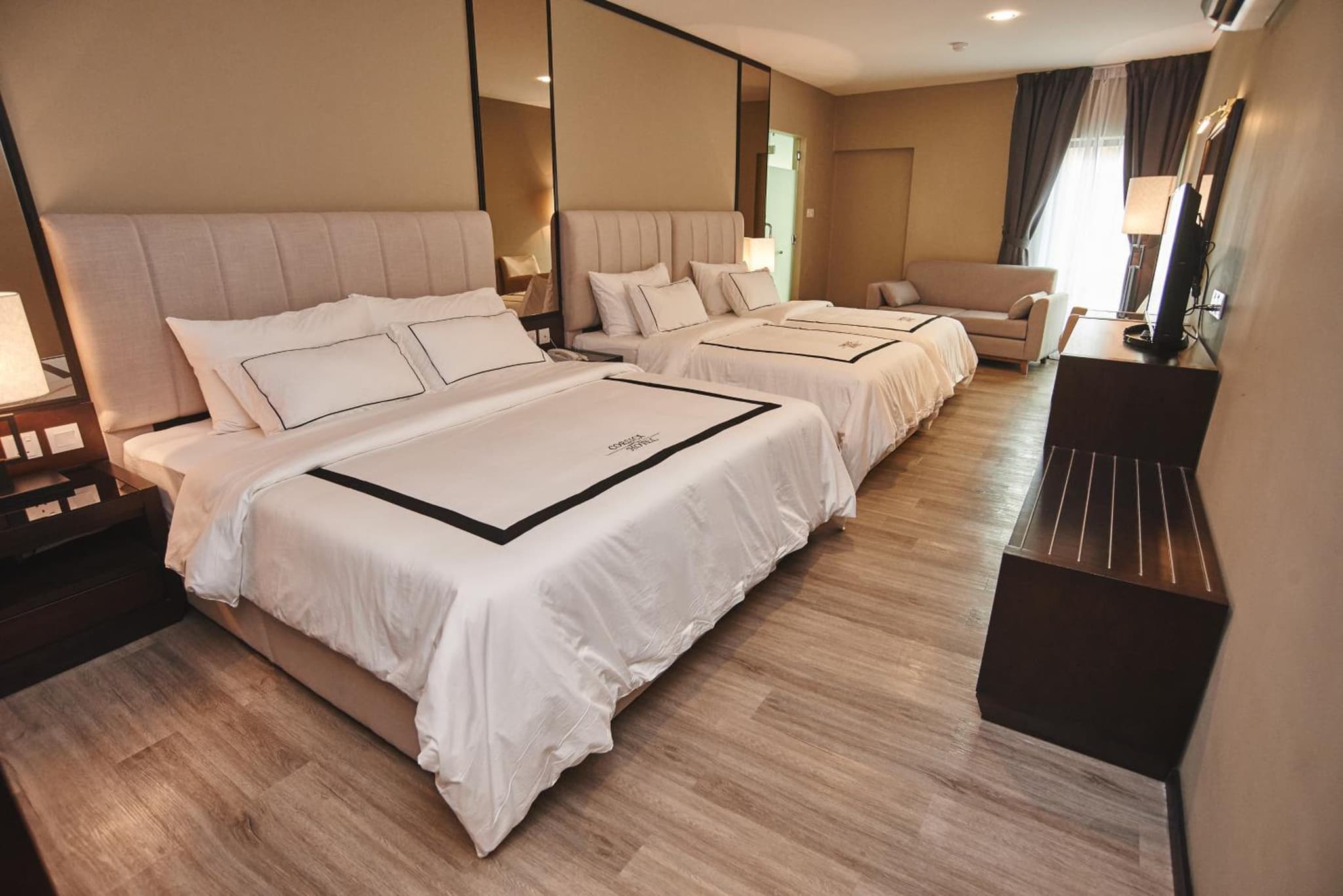 Corsica Hotel photo 8