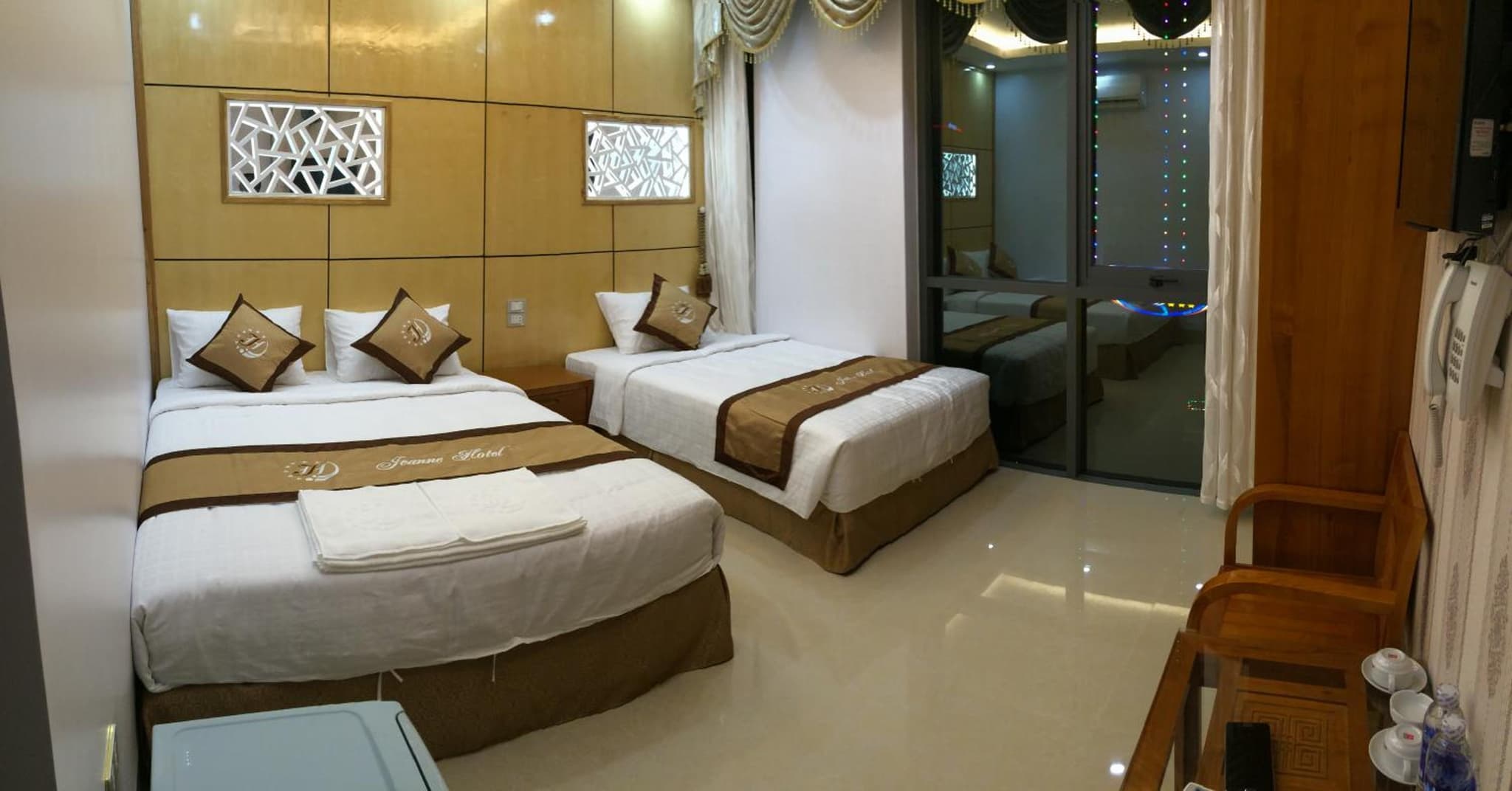 Jeanne Hotel photo 3