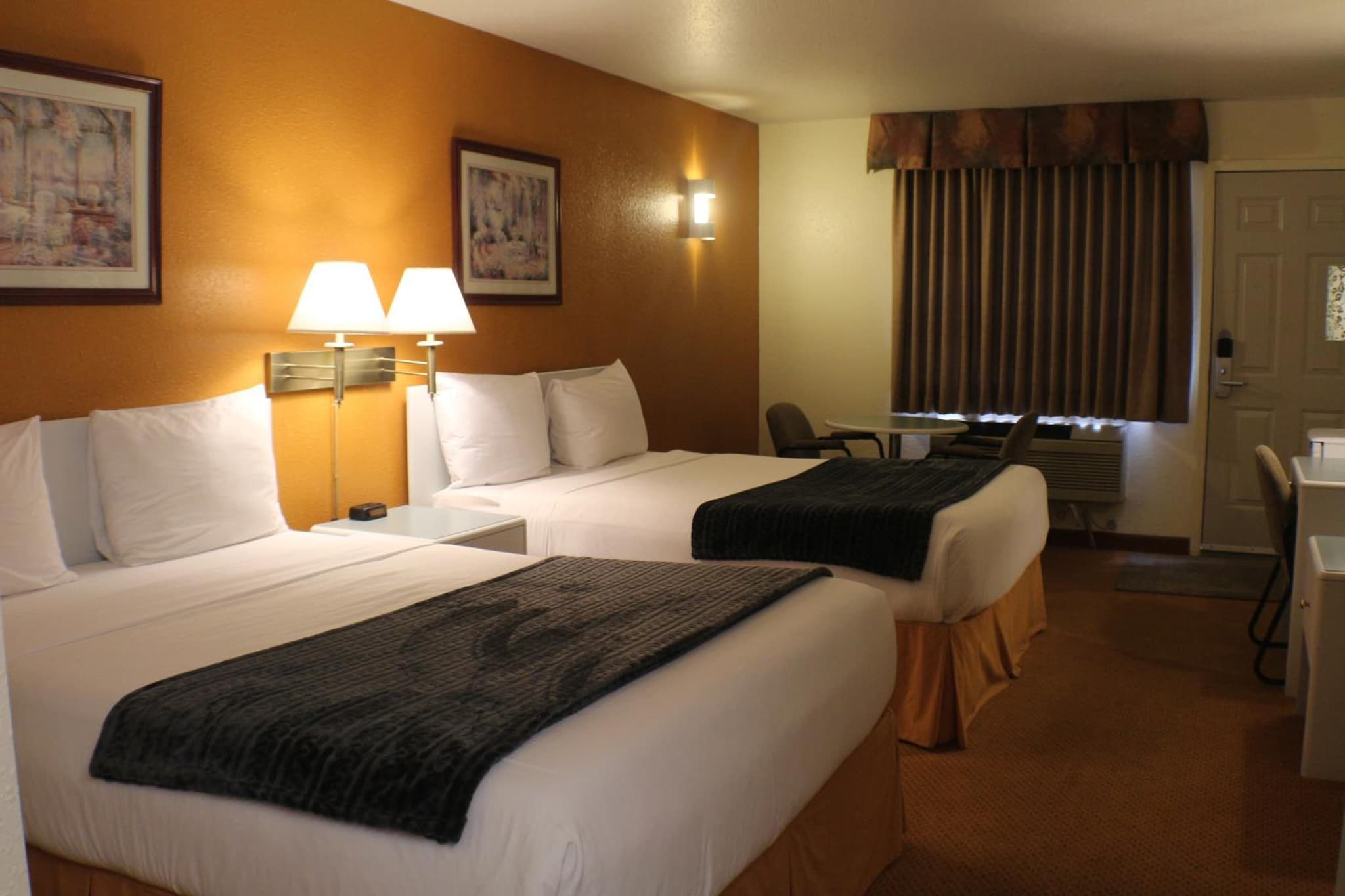 R&R Inn & Suites photo 3