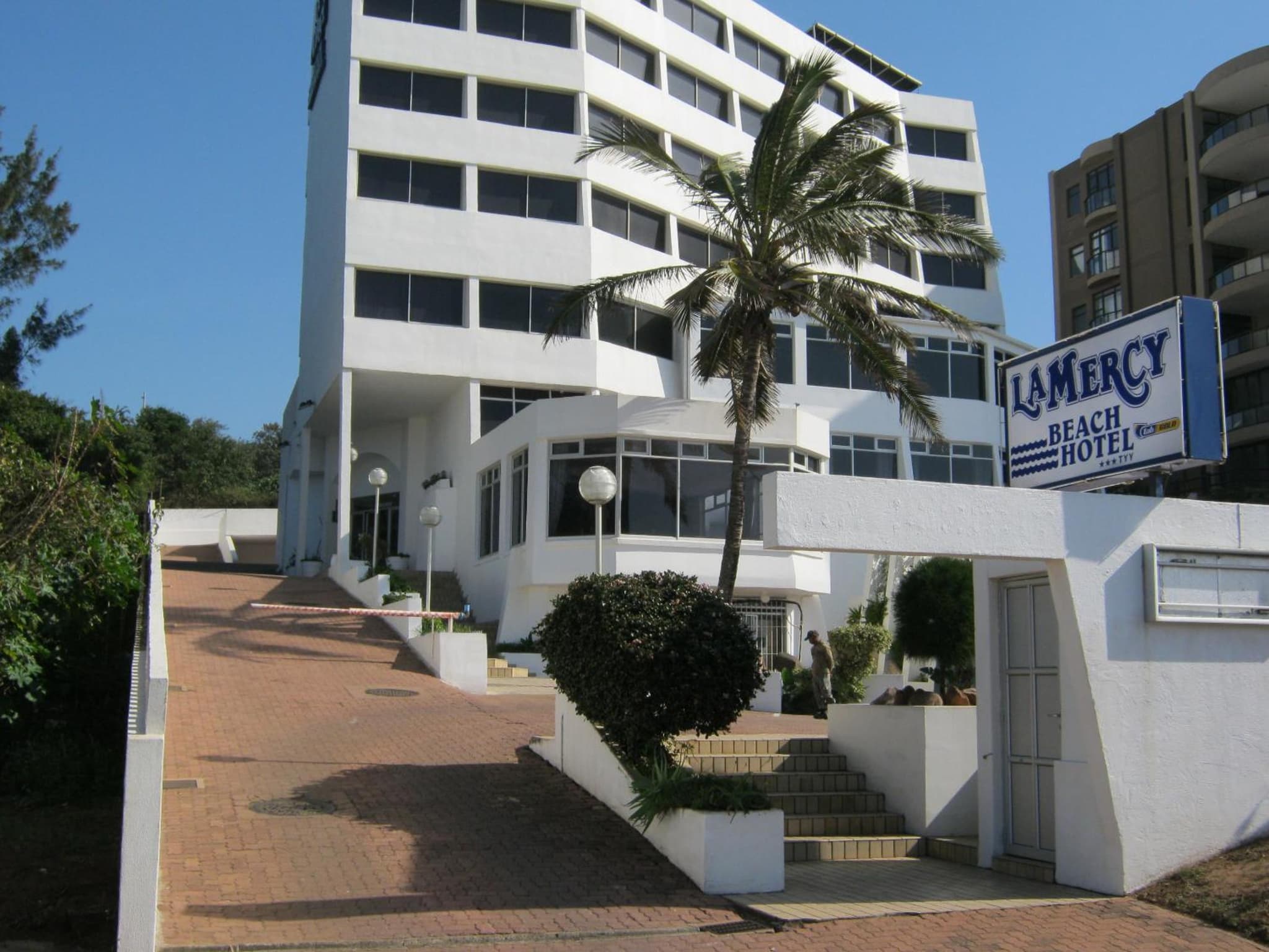 La Mercy Beach Hotel photo 6