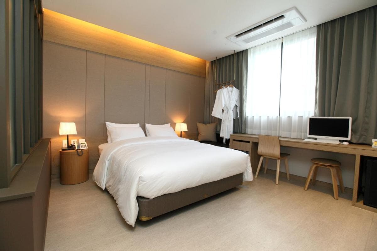 Bricks Hotel photo 3