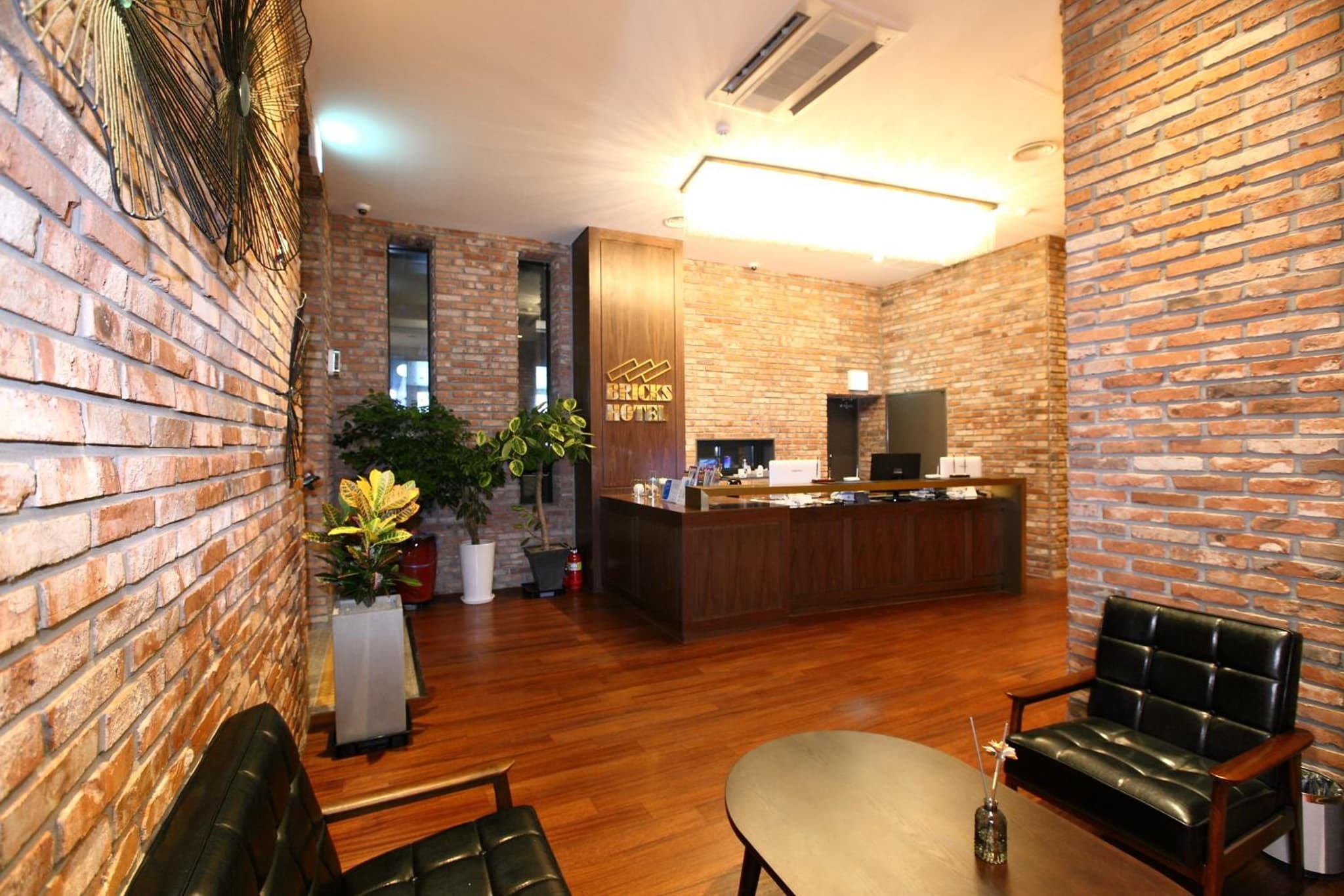 Bricks Hotel photo 7