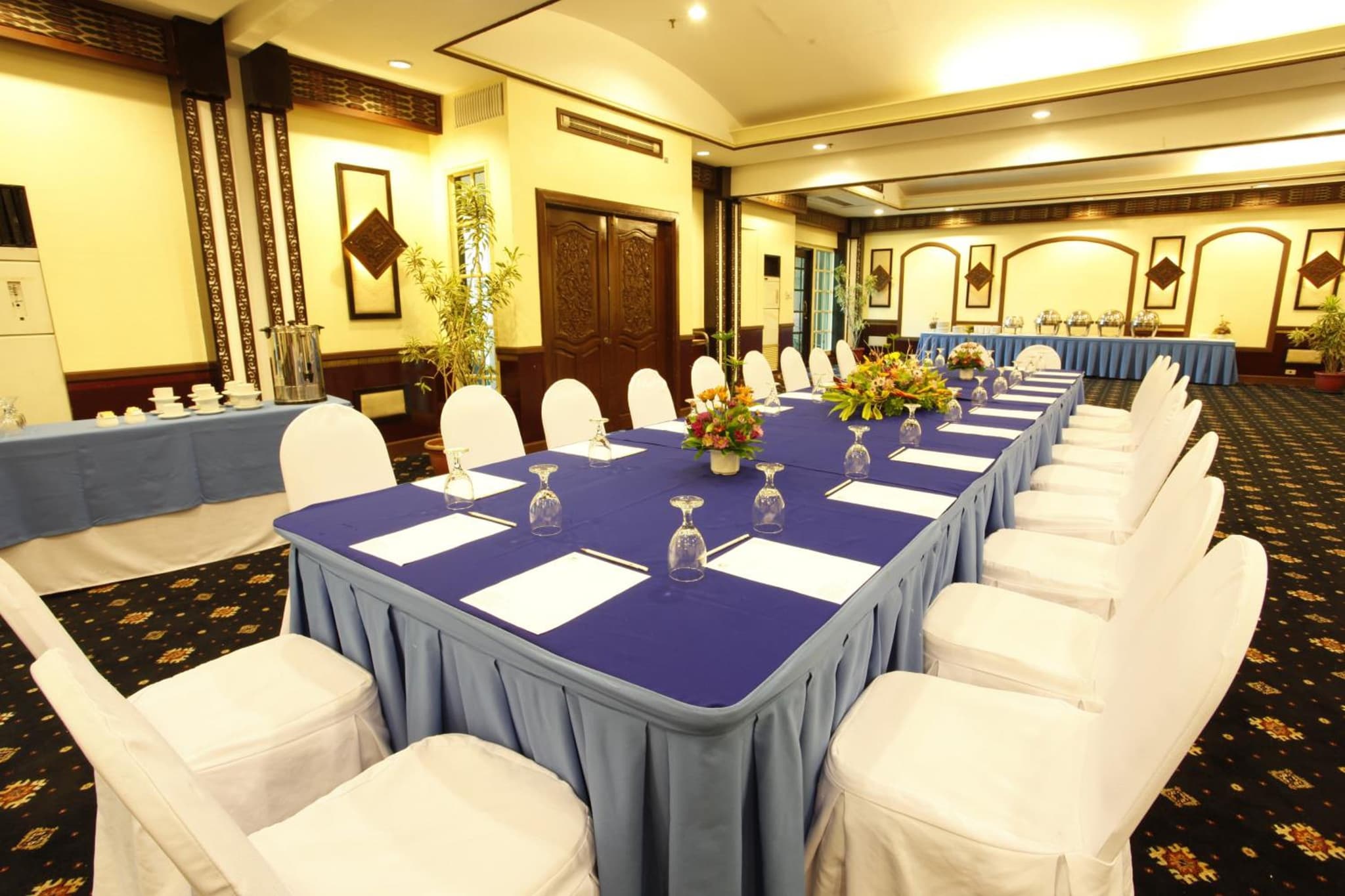 Waterfront Insular Hotel Davao photo 2