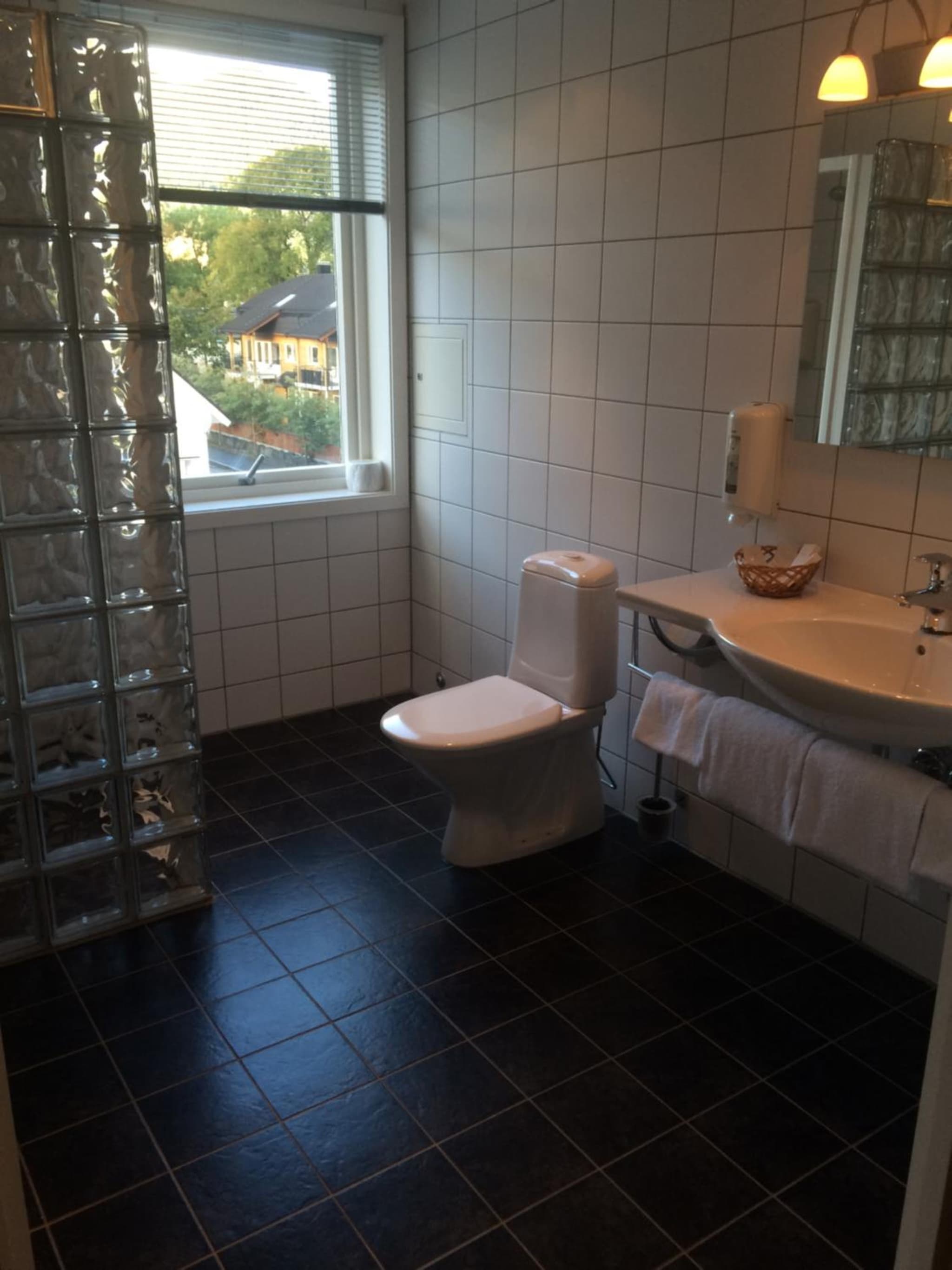 Nordfjord Hotell - Bryggen photo 2