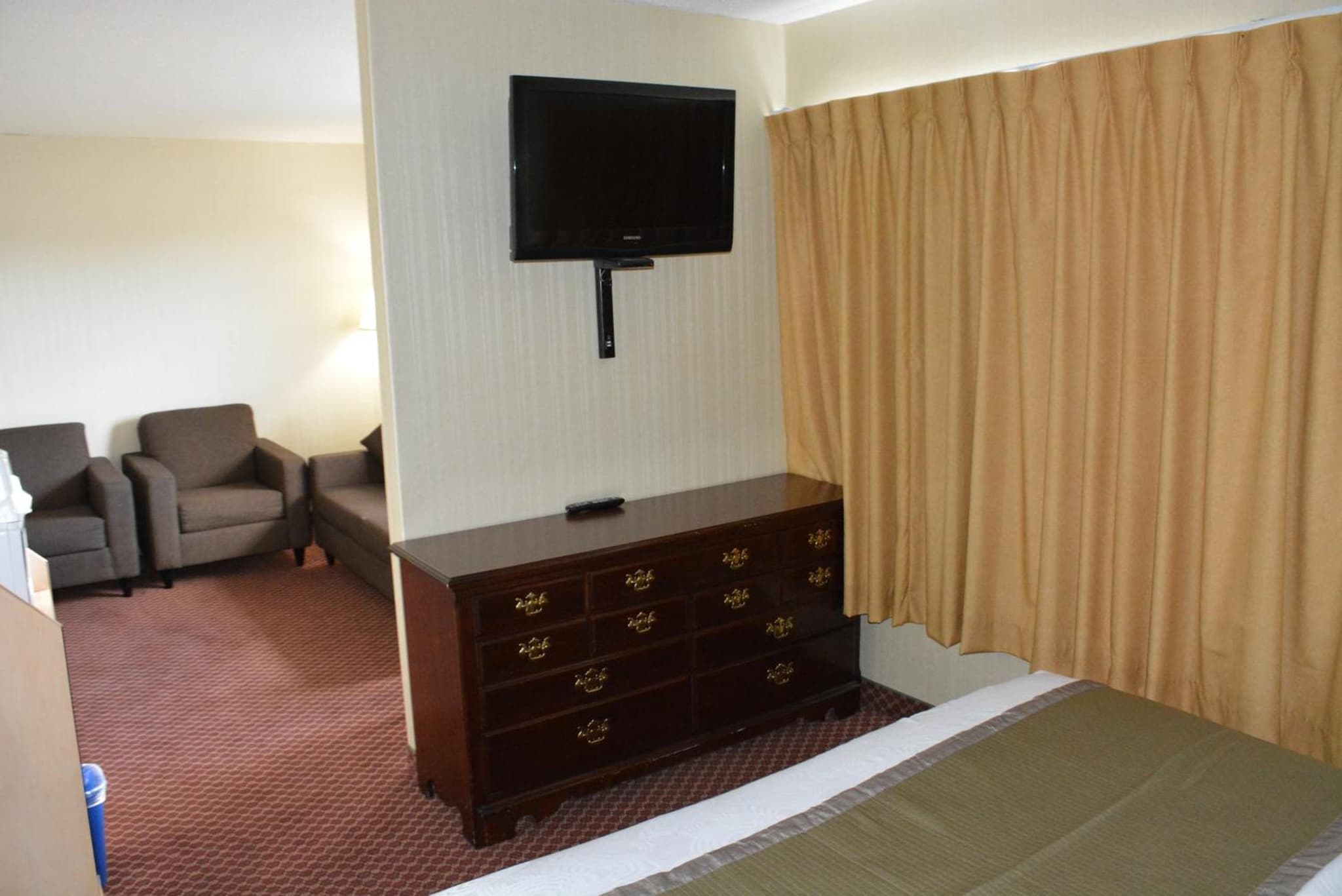 Travelodge by Wyndham Lethbridge photo 3