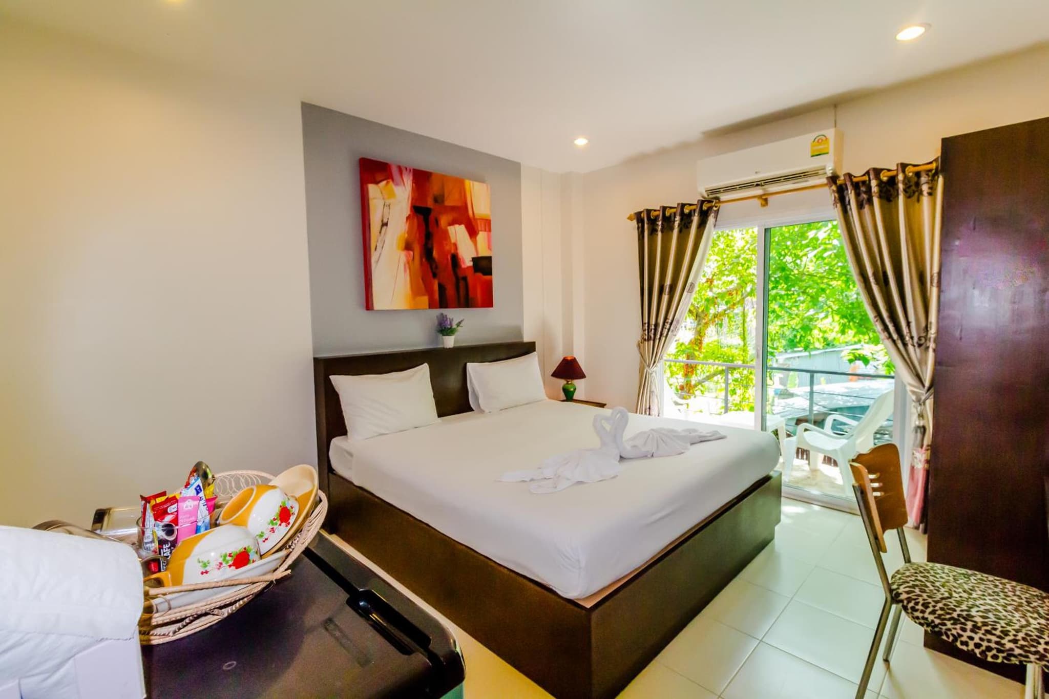 Baan Yuyen Karon Guesthouse photo 7