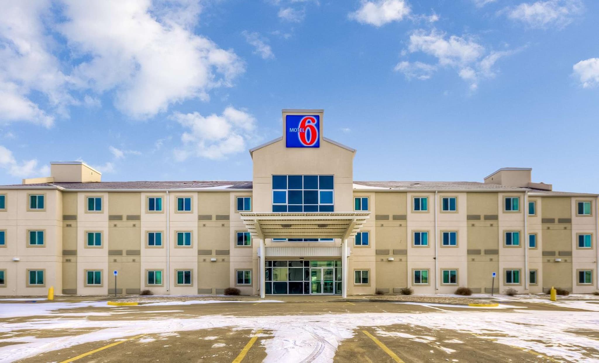 Super 8 by Wyndham Estevan