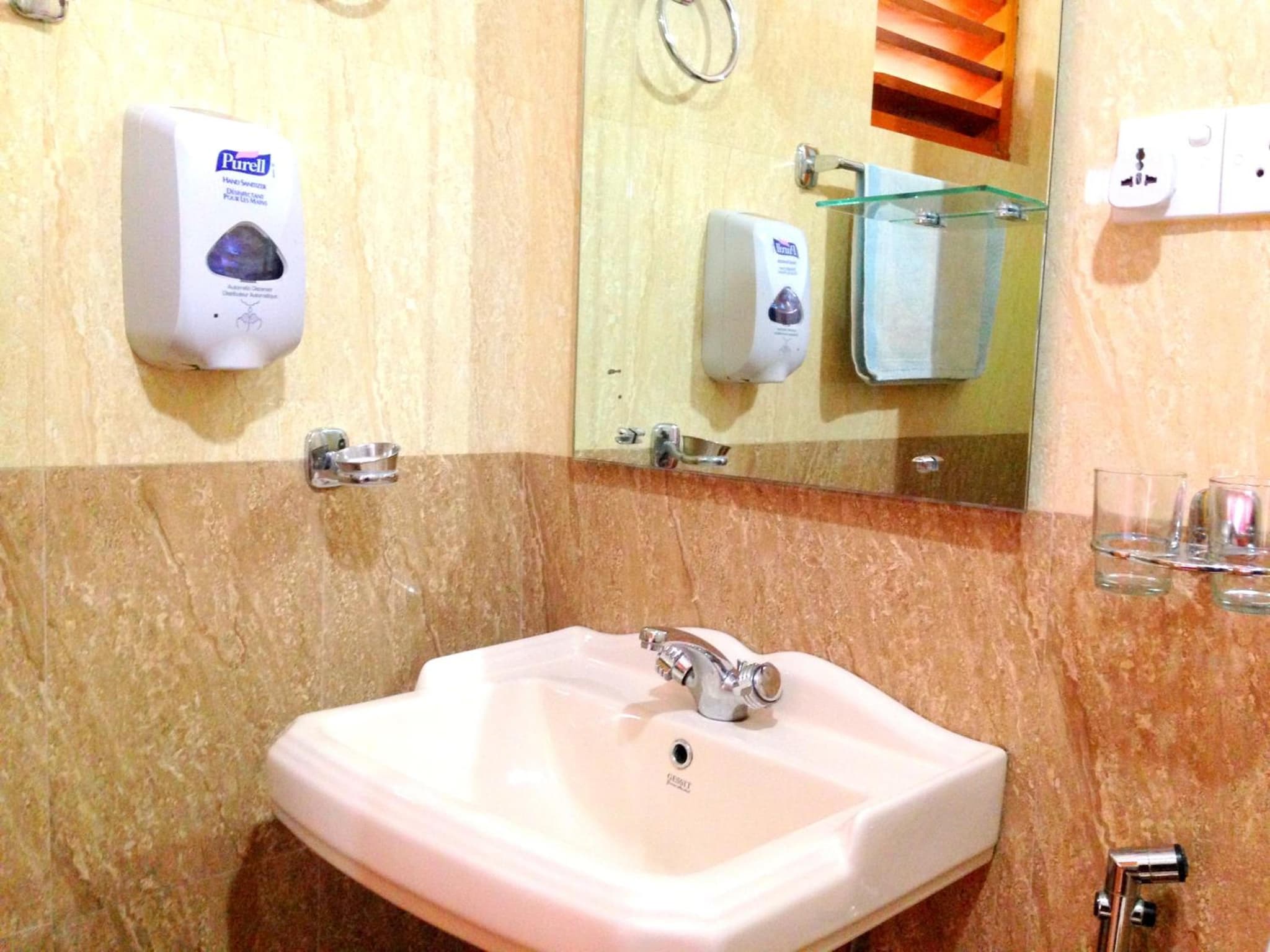Eeshani Guest Inn photo 5