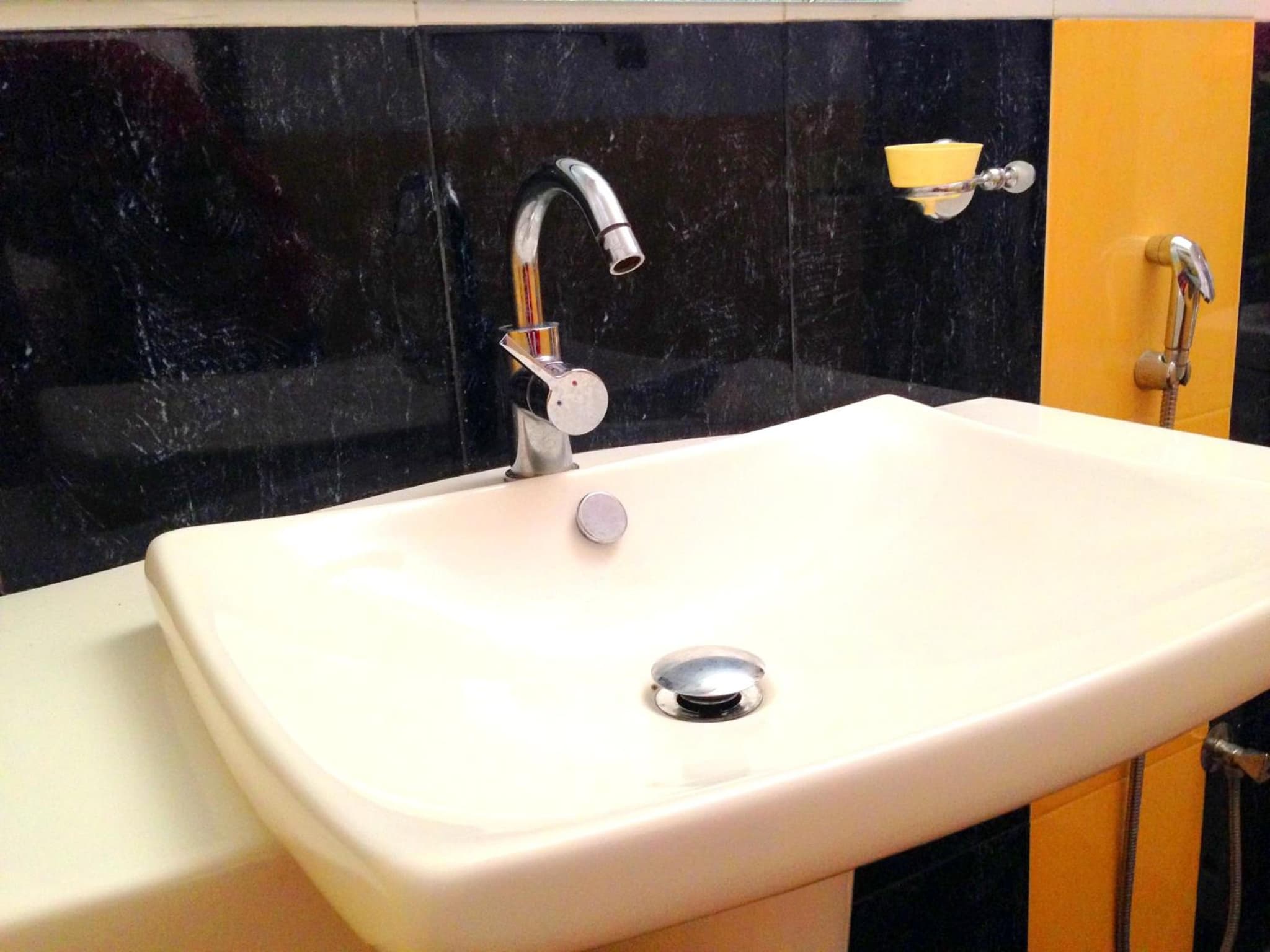 Eeshani Guest Inn photo 4