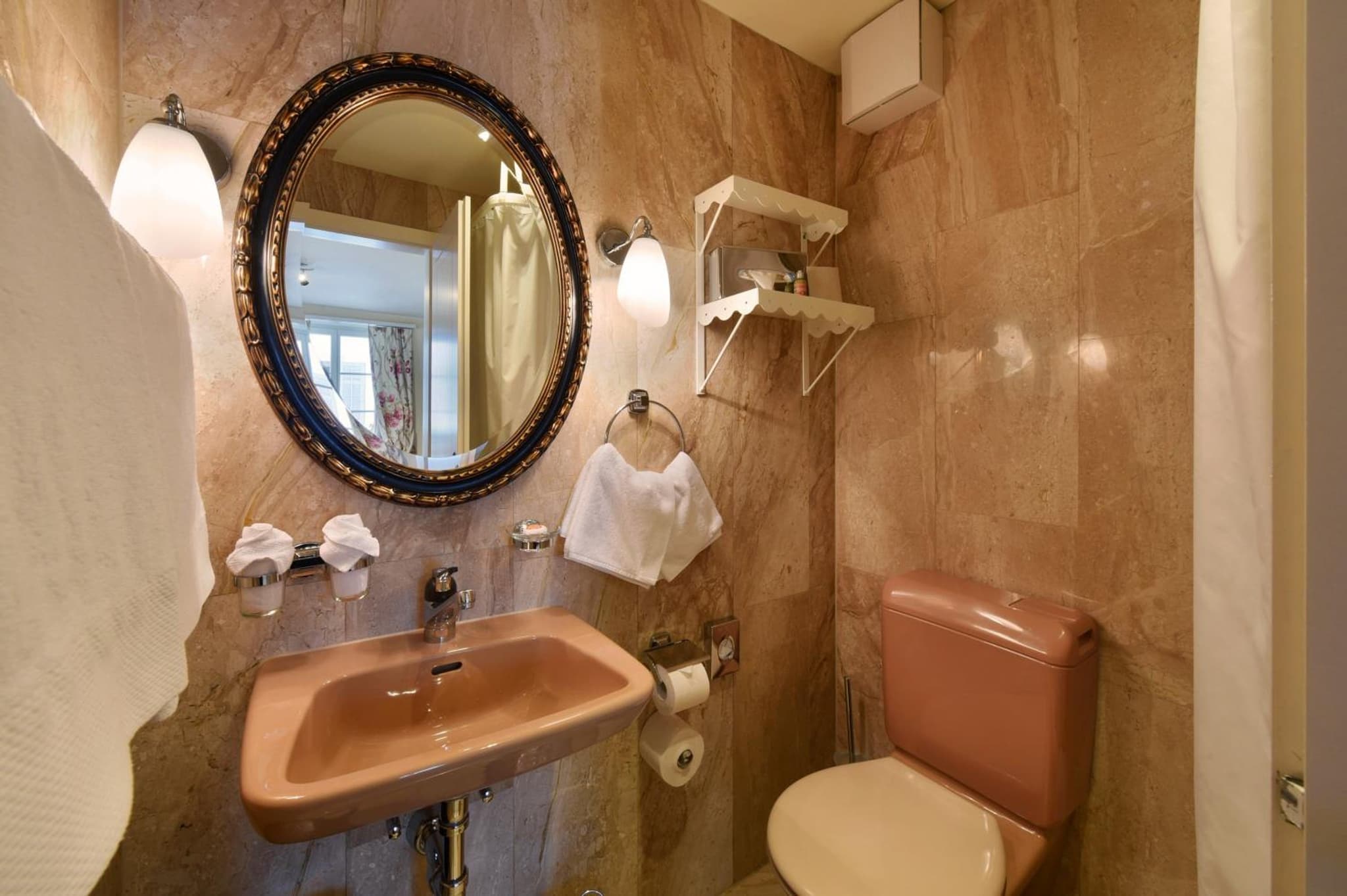 Romantik Hotel Schwan photo 9