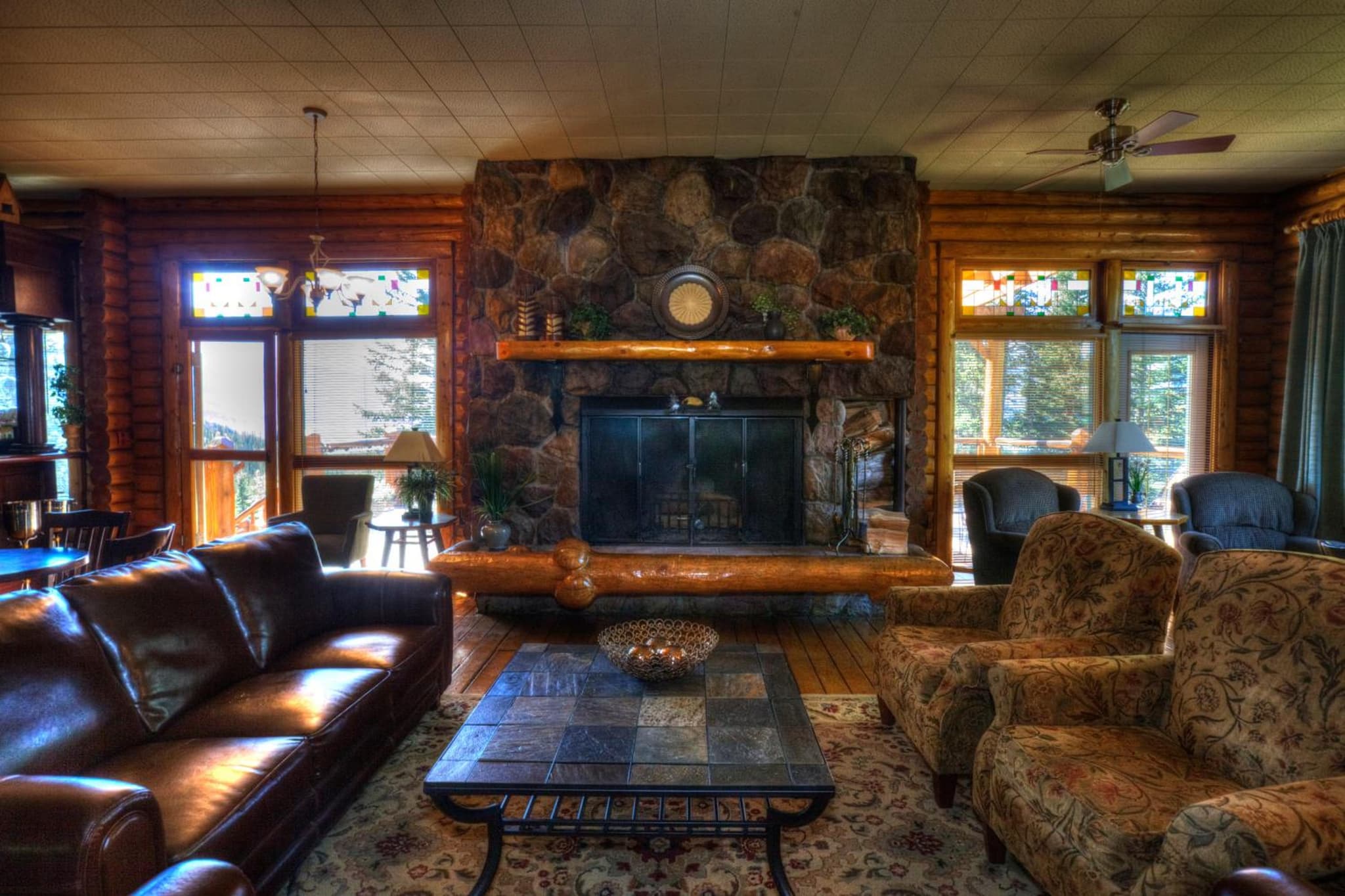 Overlander Mountain Lodge photo 2