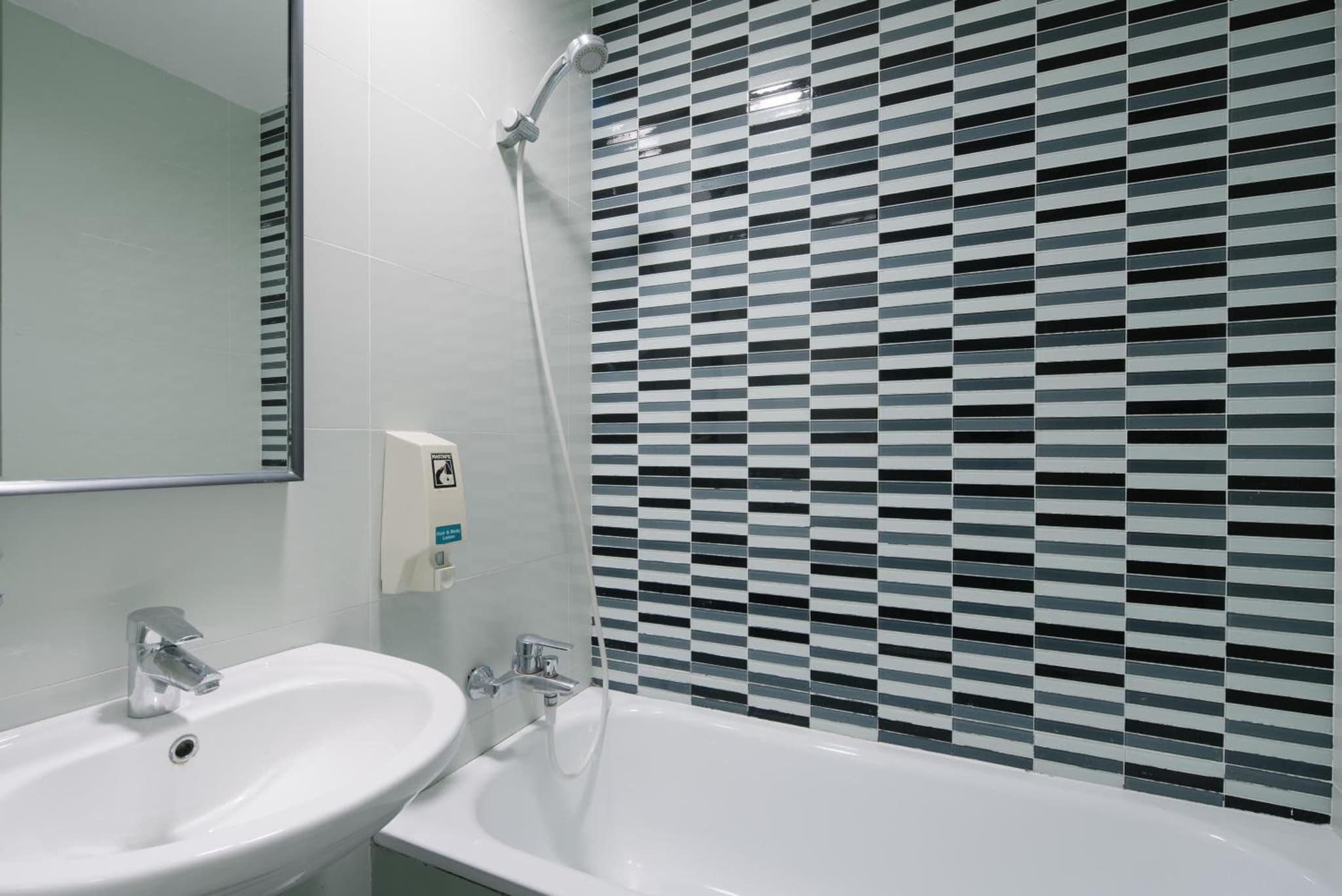 Hotel 81 Changi photo 2