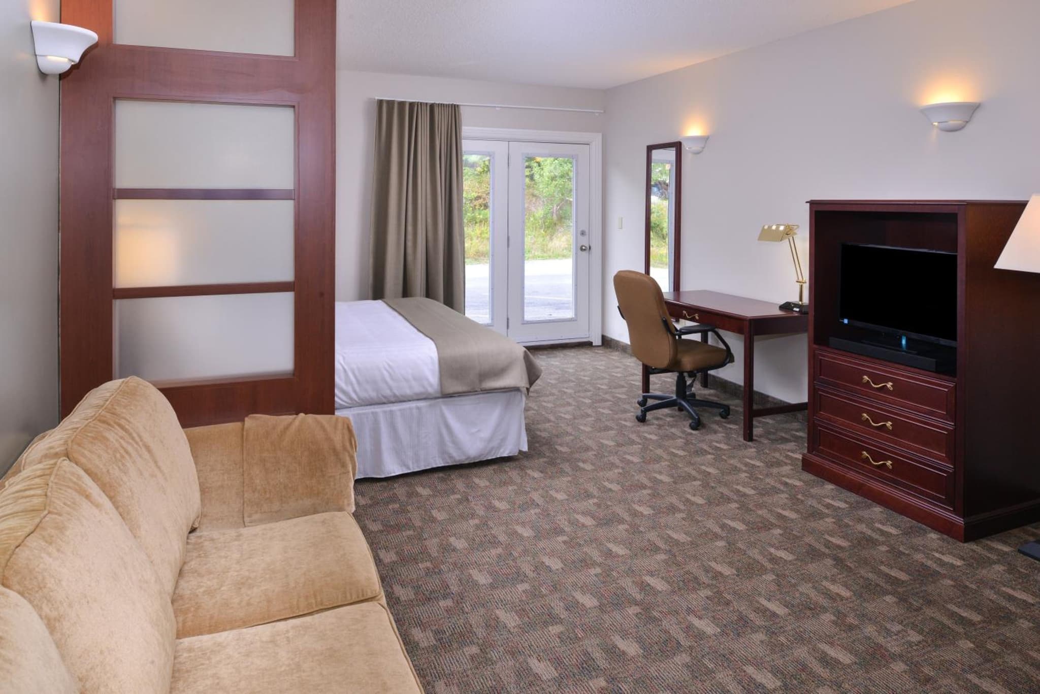 Rodeway Inn photo 9