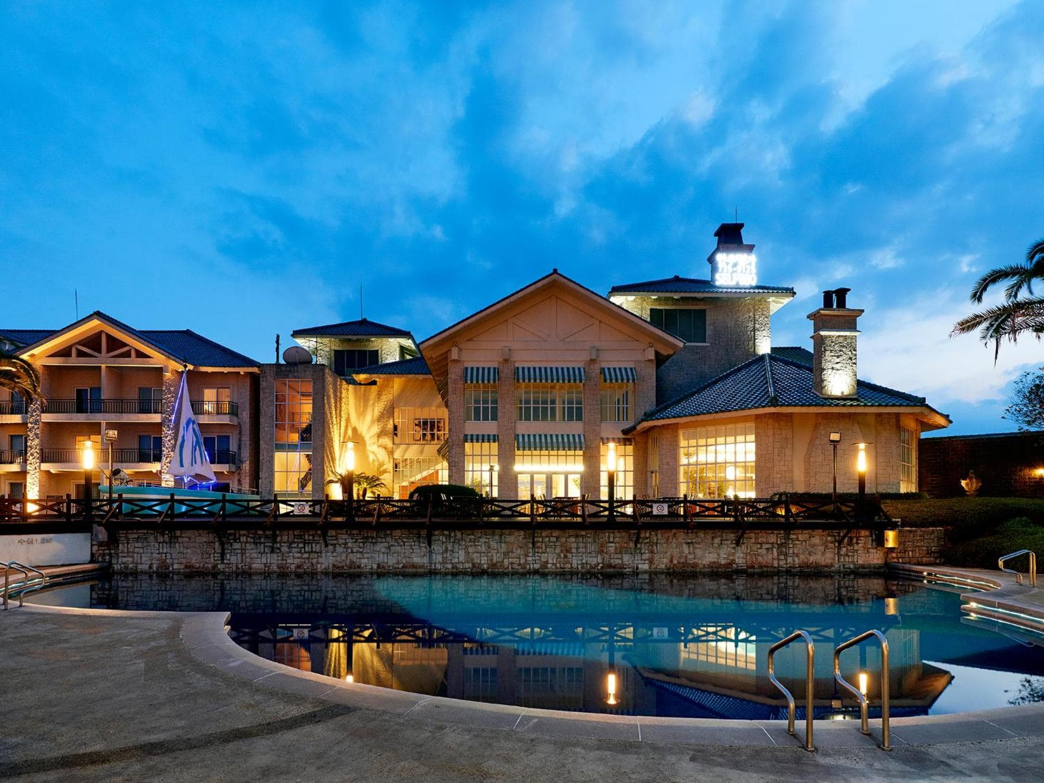 The Suites Hotel Jeju photo 7