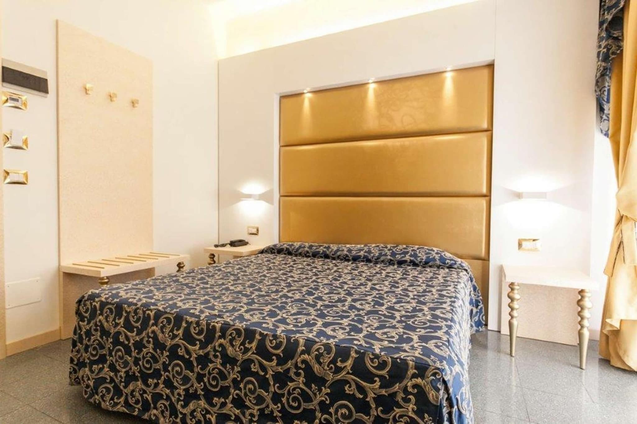 Hotel Ambassador photo 7