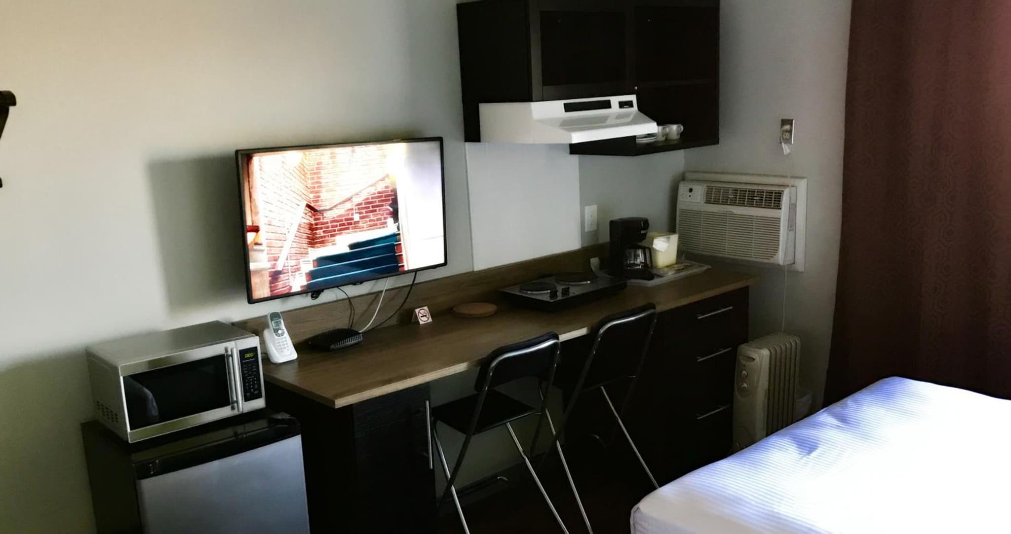 Home Away Inn photo 8