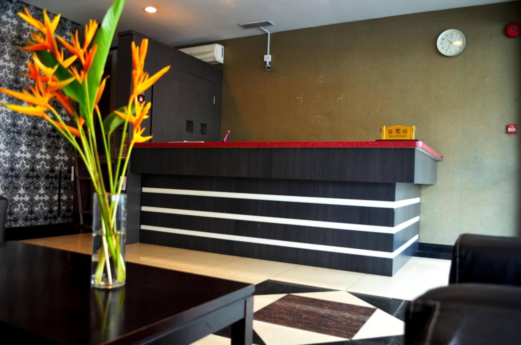 Lintas Plaza Hotel photo 4
