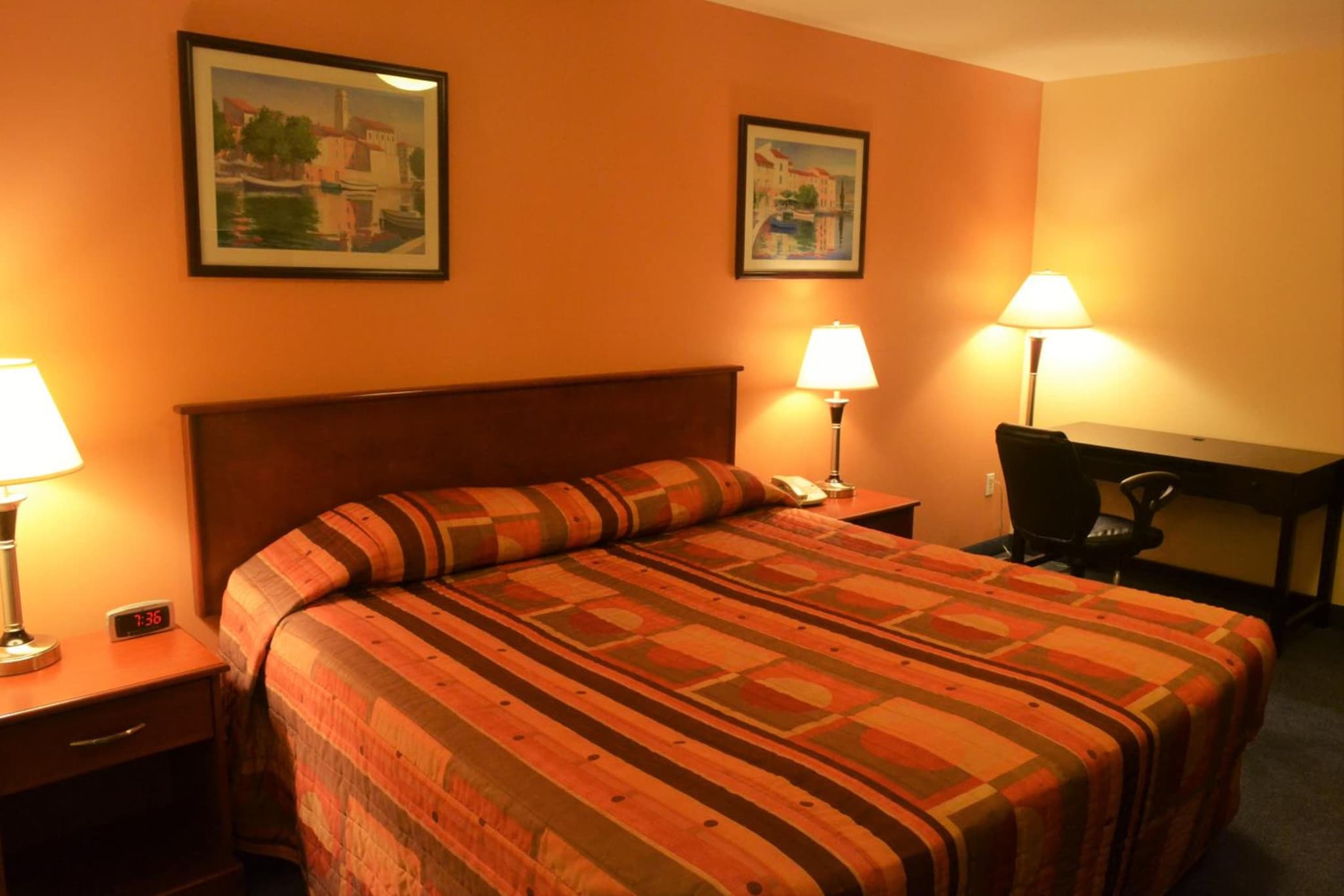 Aurora Park Inn & Suites photo 9