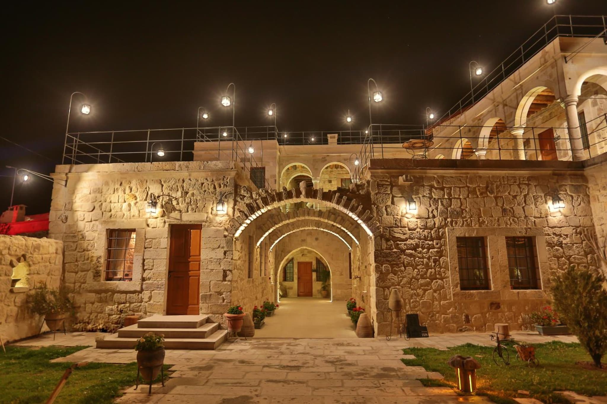 Acropolis Cave Suite photo 6
