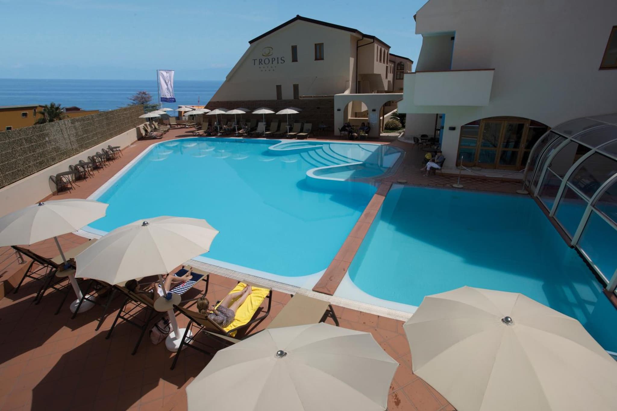 Tropis Hotel photo 8