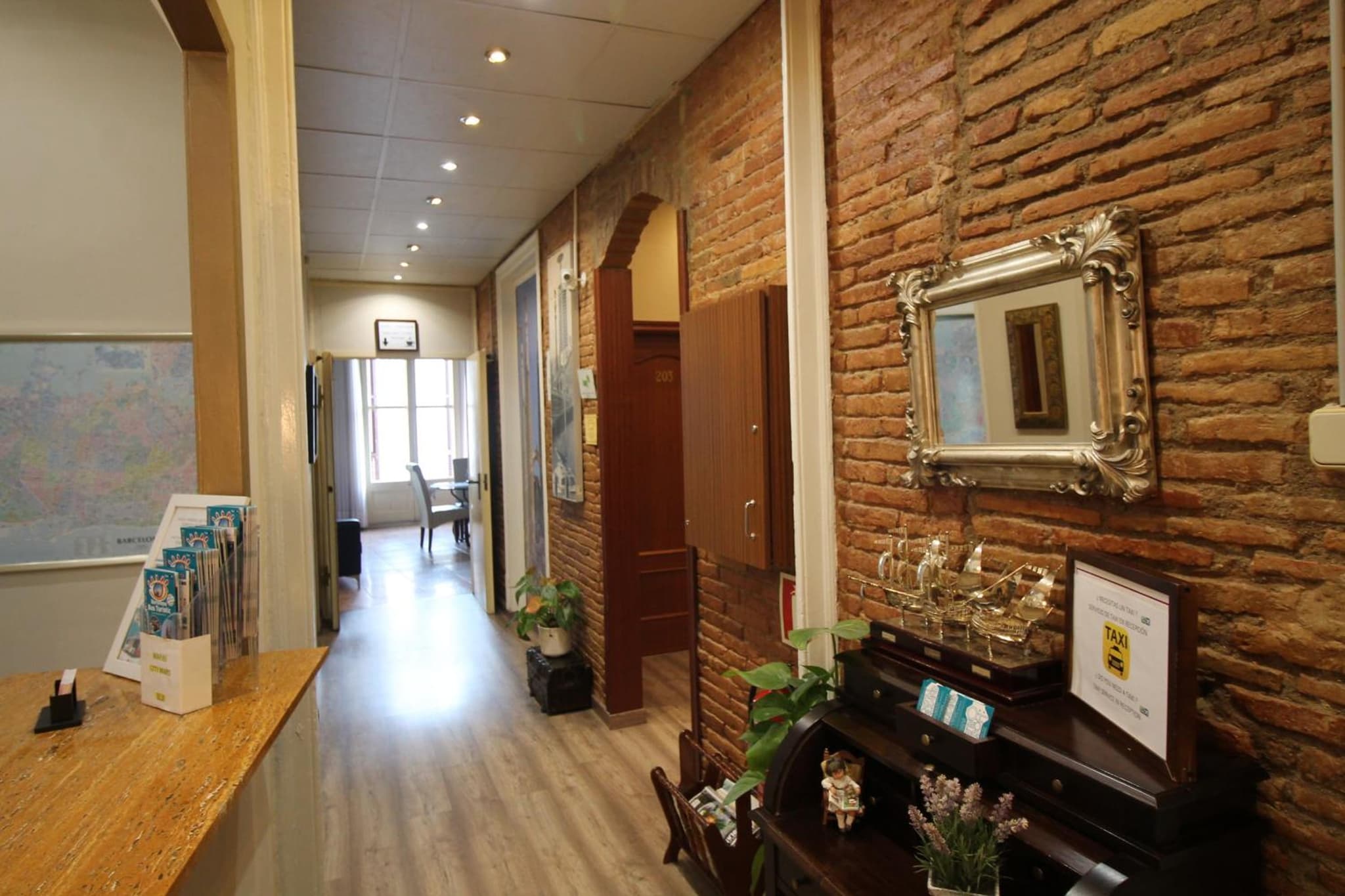 Hostal Orleans photo 8