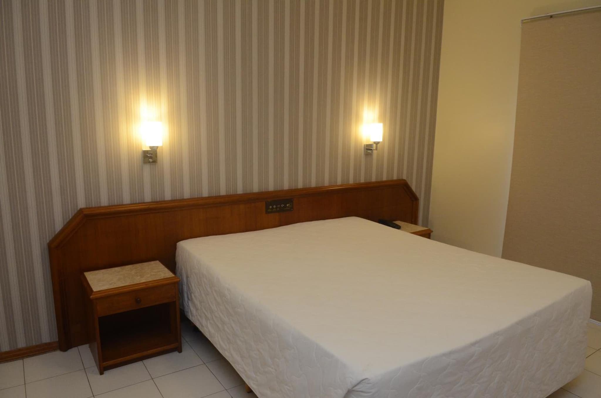 River Hotel photo 9