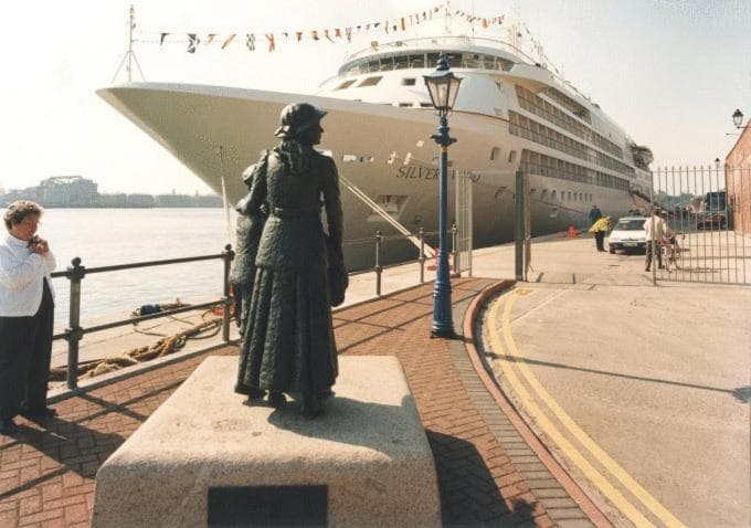 WatersEdge Hotel photo 3