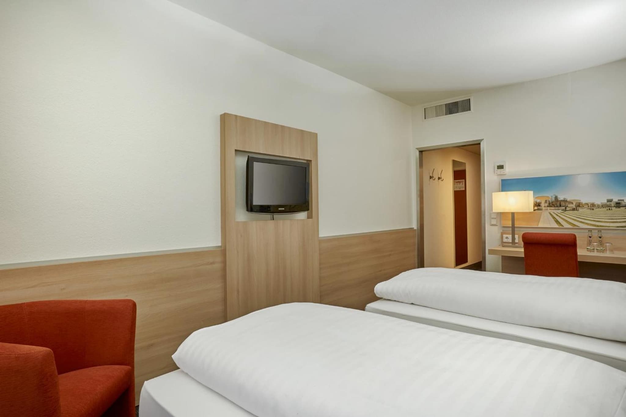 H+ Hotel Darmstadt photo 8