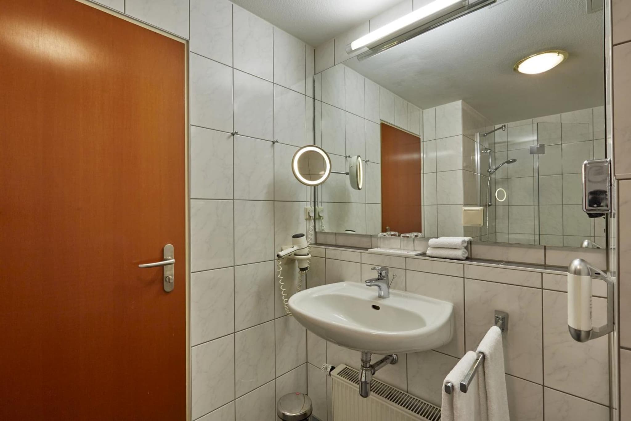 H+ Hotel Darmstadt photo 2
