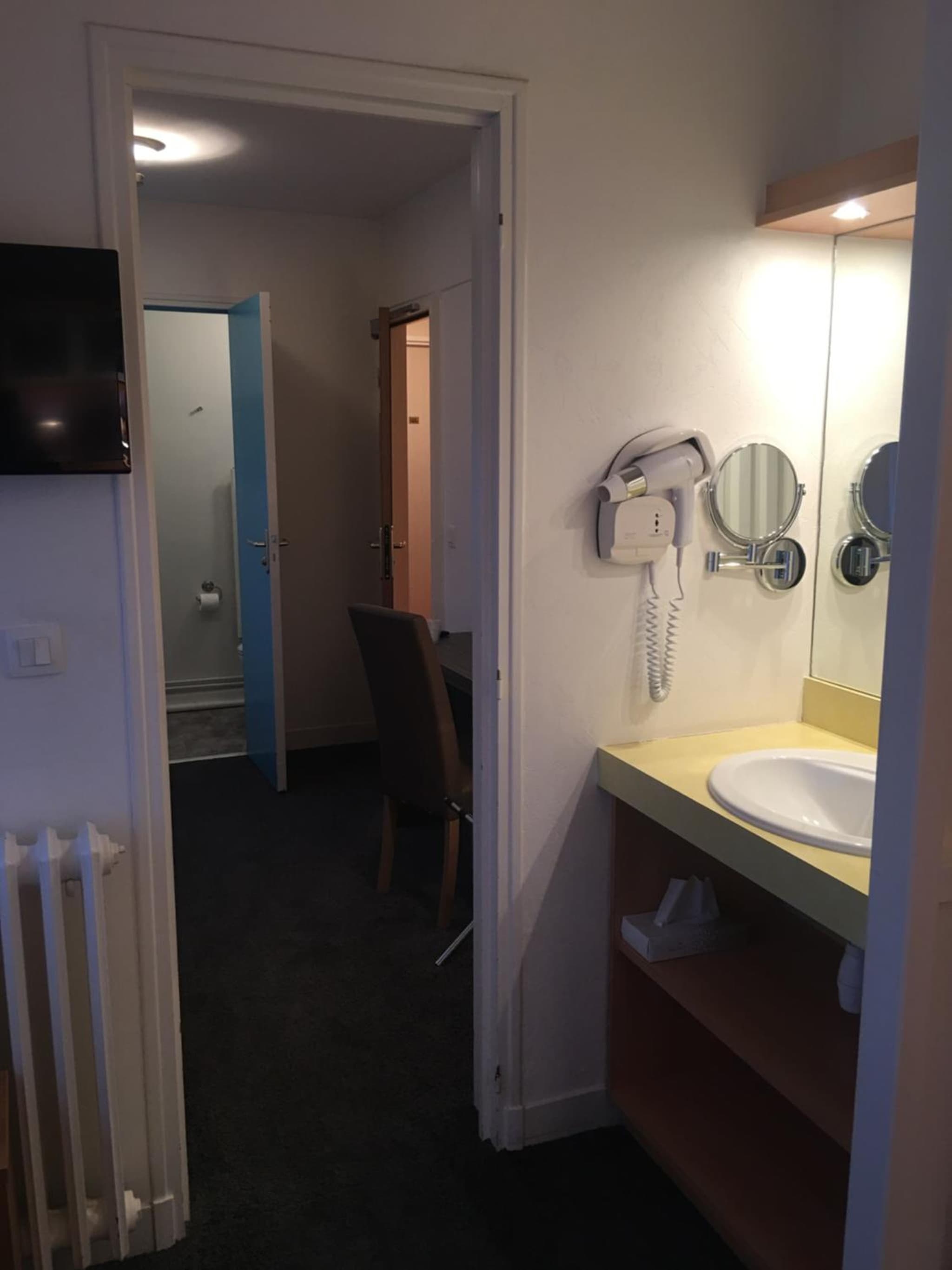 Bagnoles Hotel - Contact Hotel photo 5