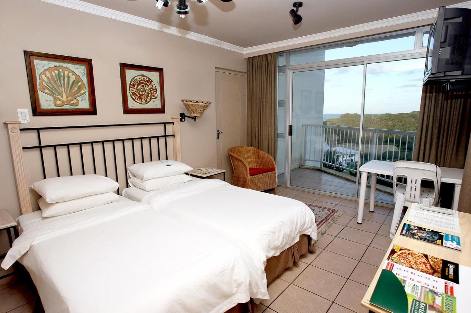 The Reef Apartments photo 9