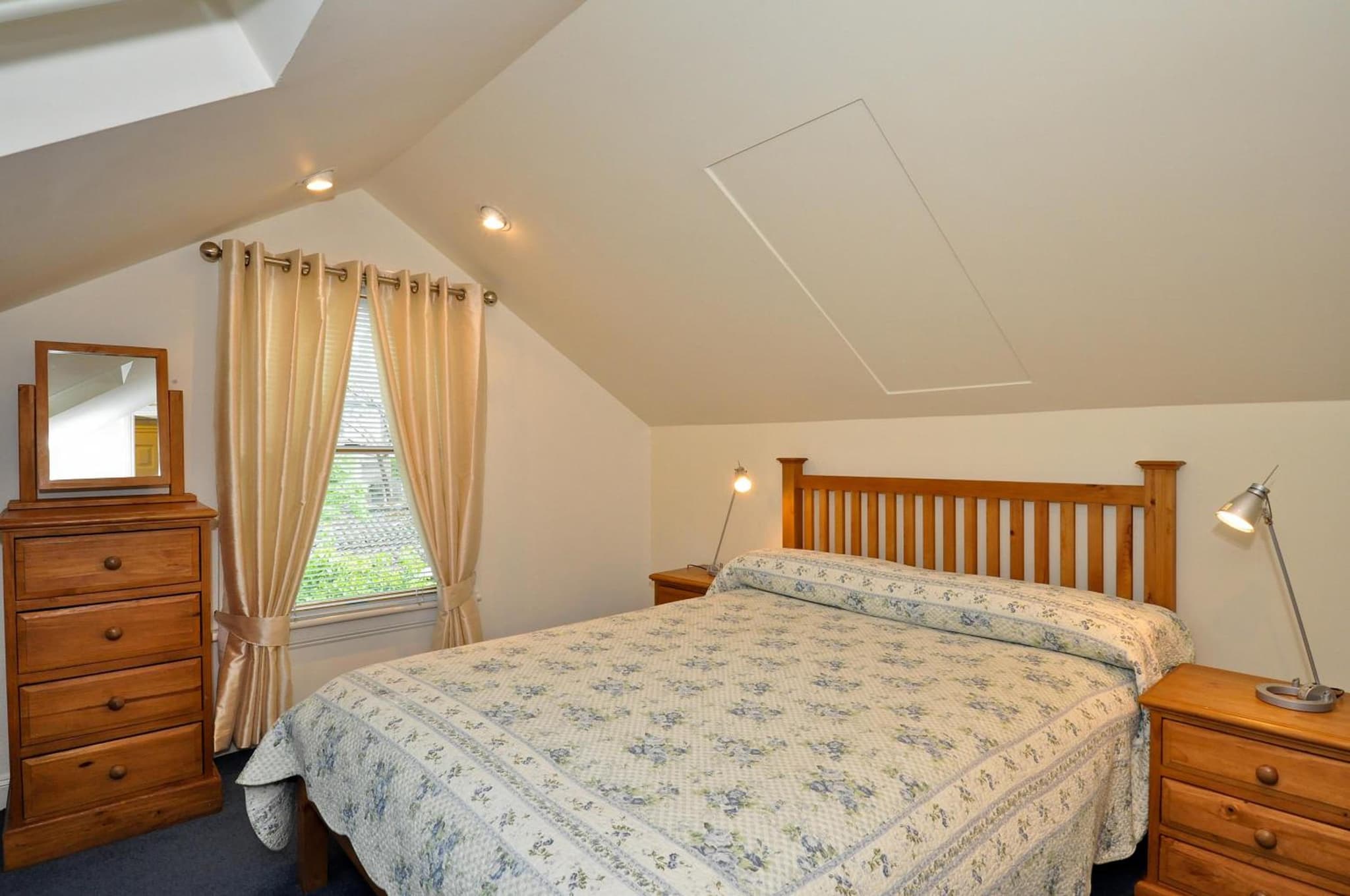 Ash Grove House photo 5
