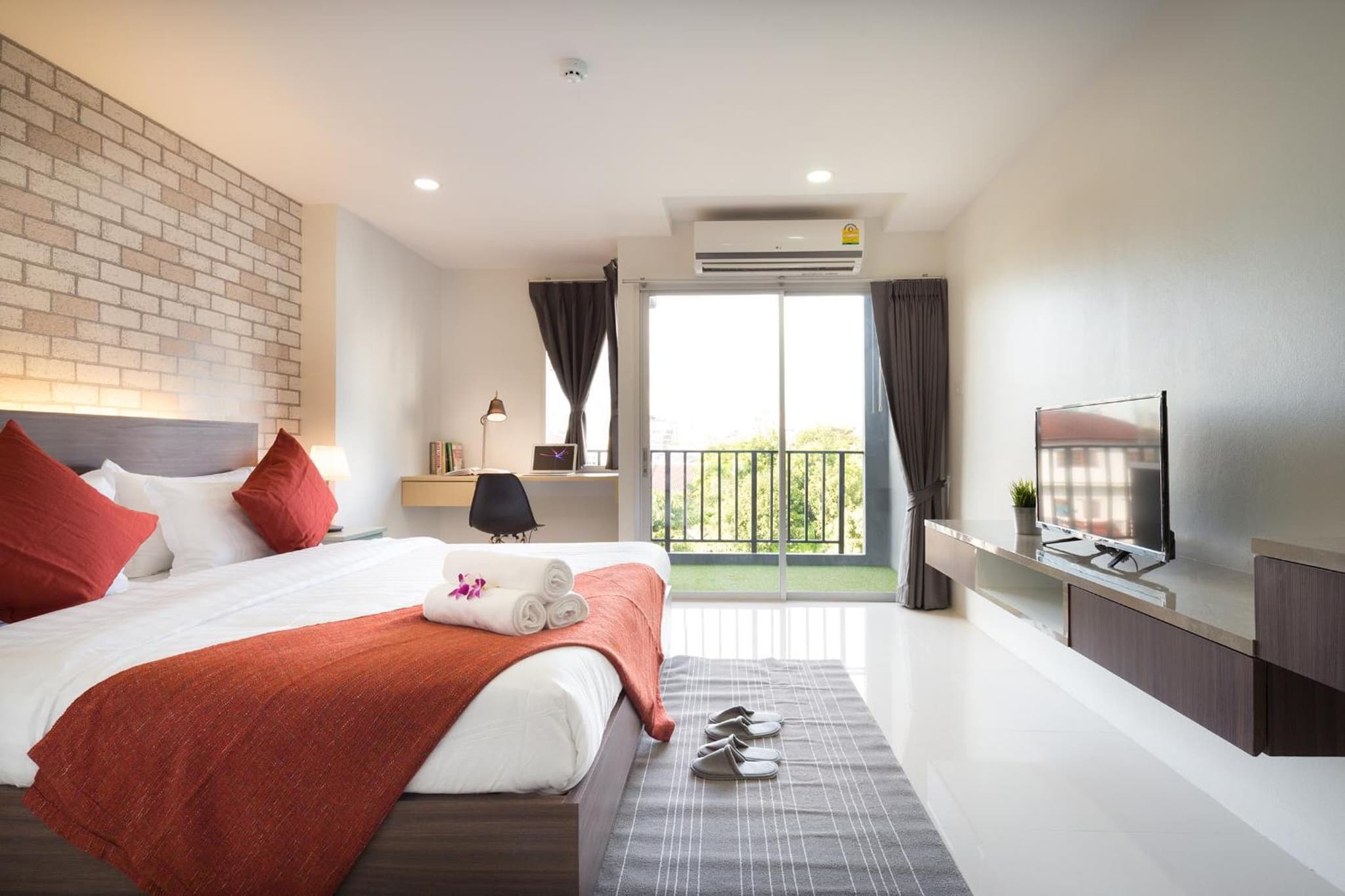 Q Space Residence photo 2