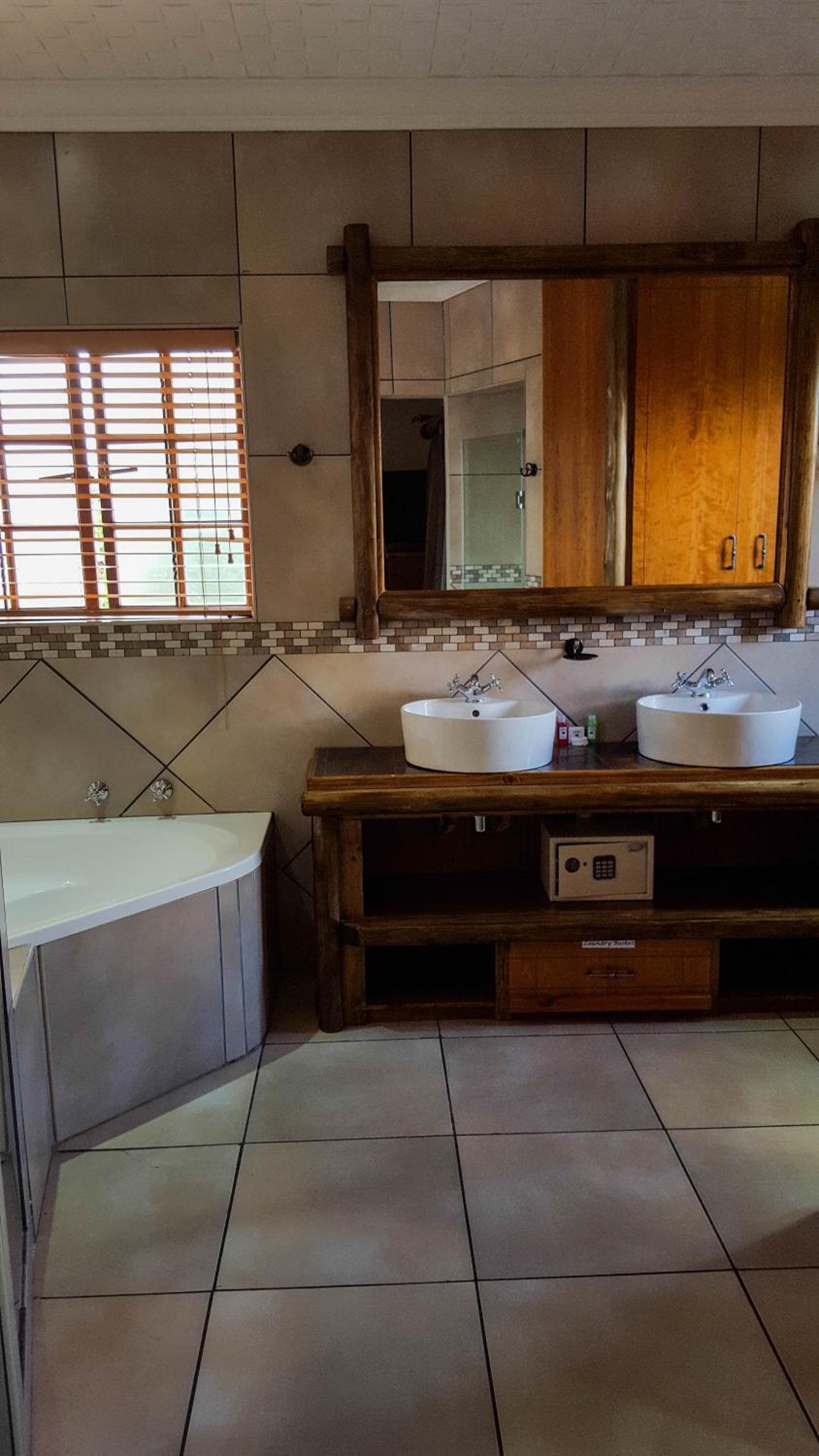 Aark Guest Lodge photo 2