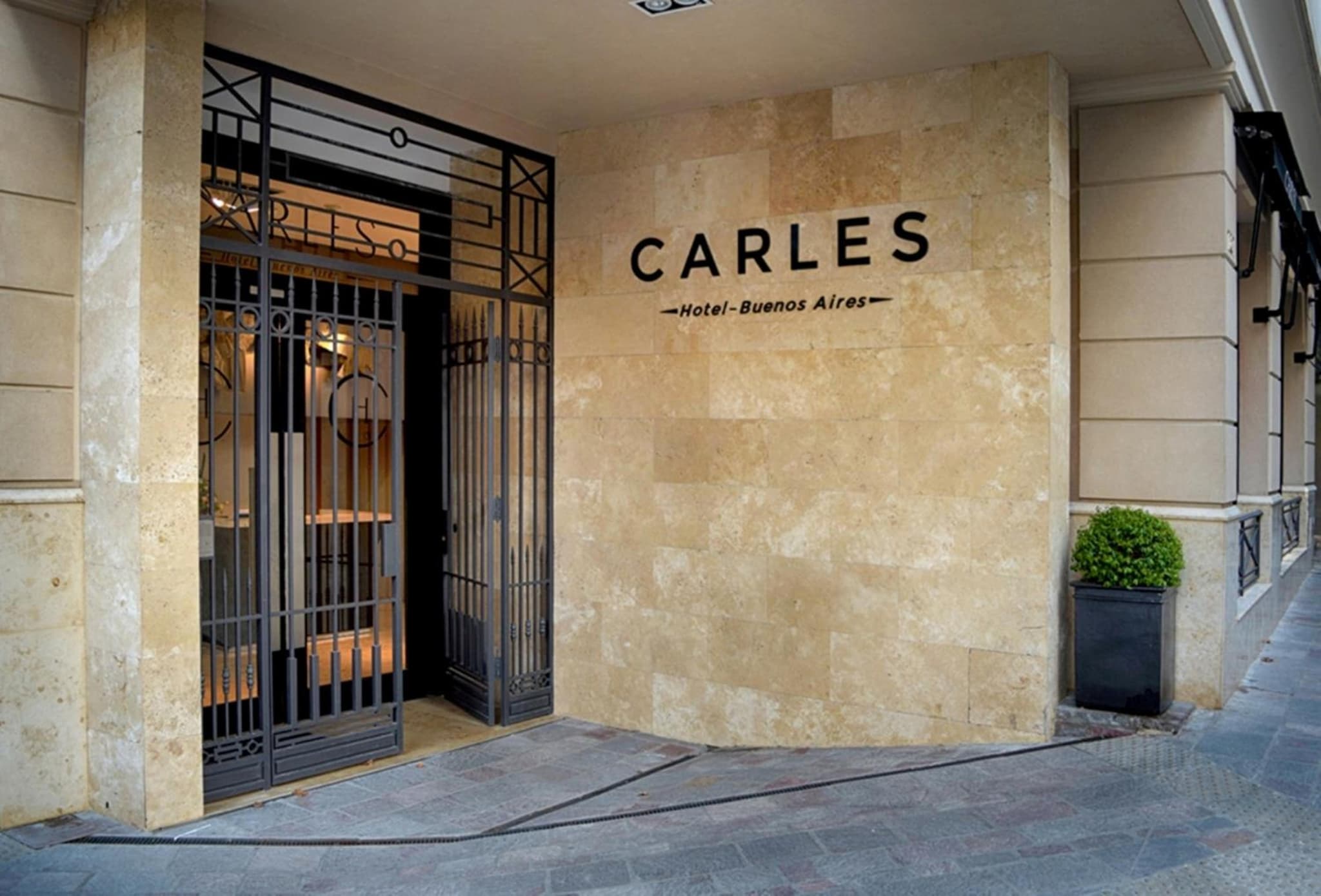 Carles Hotel photo 8