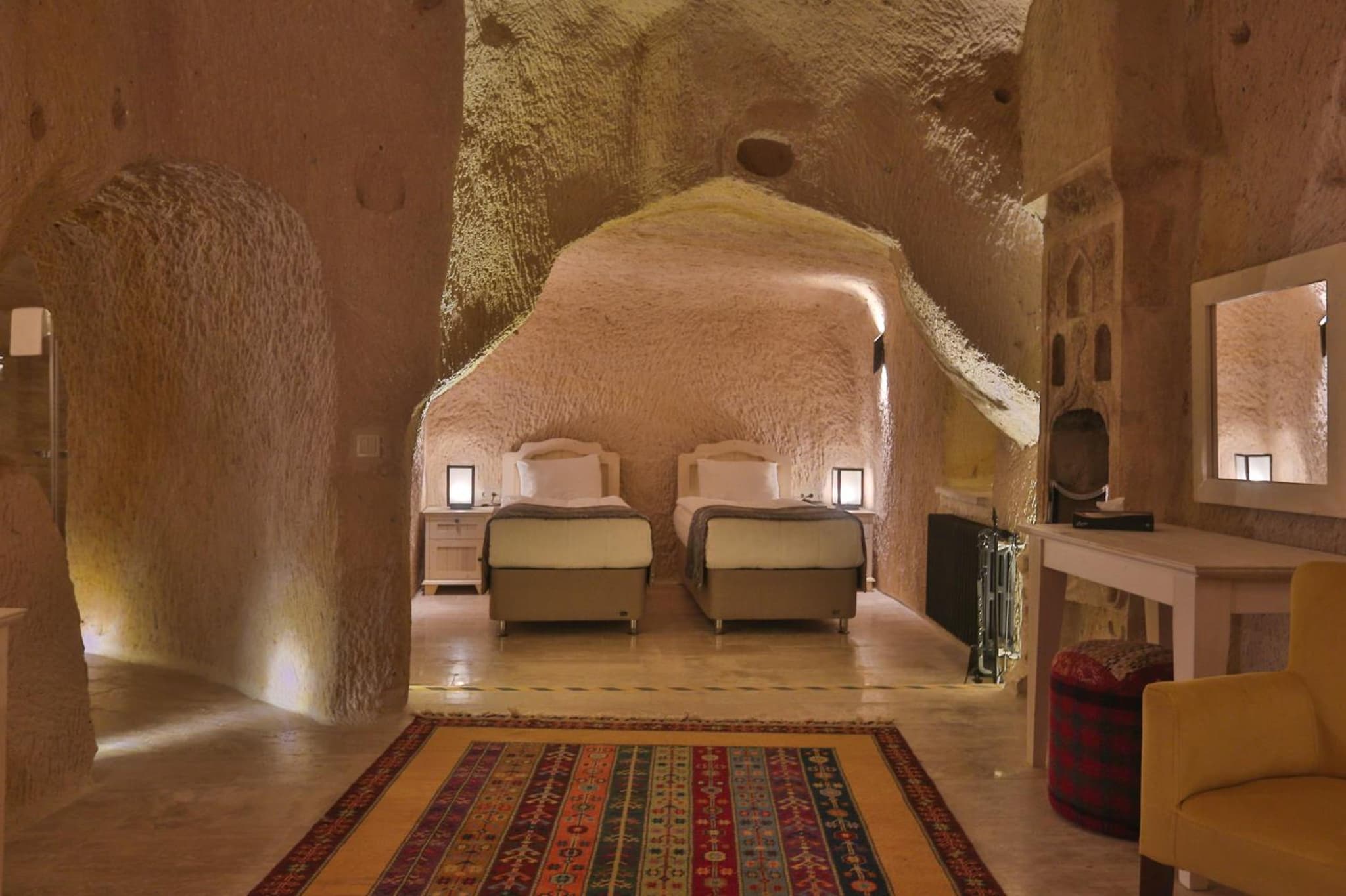 Acropolis Cave Suite photo 4