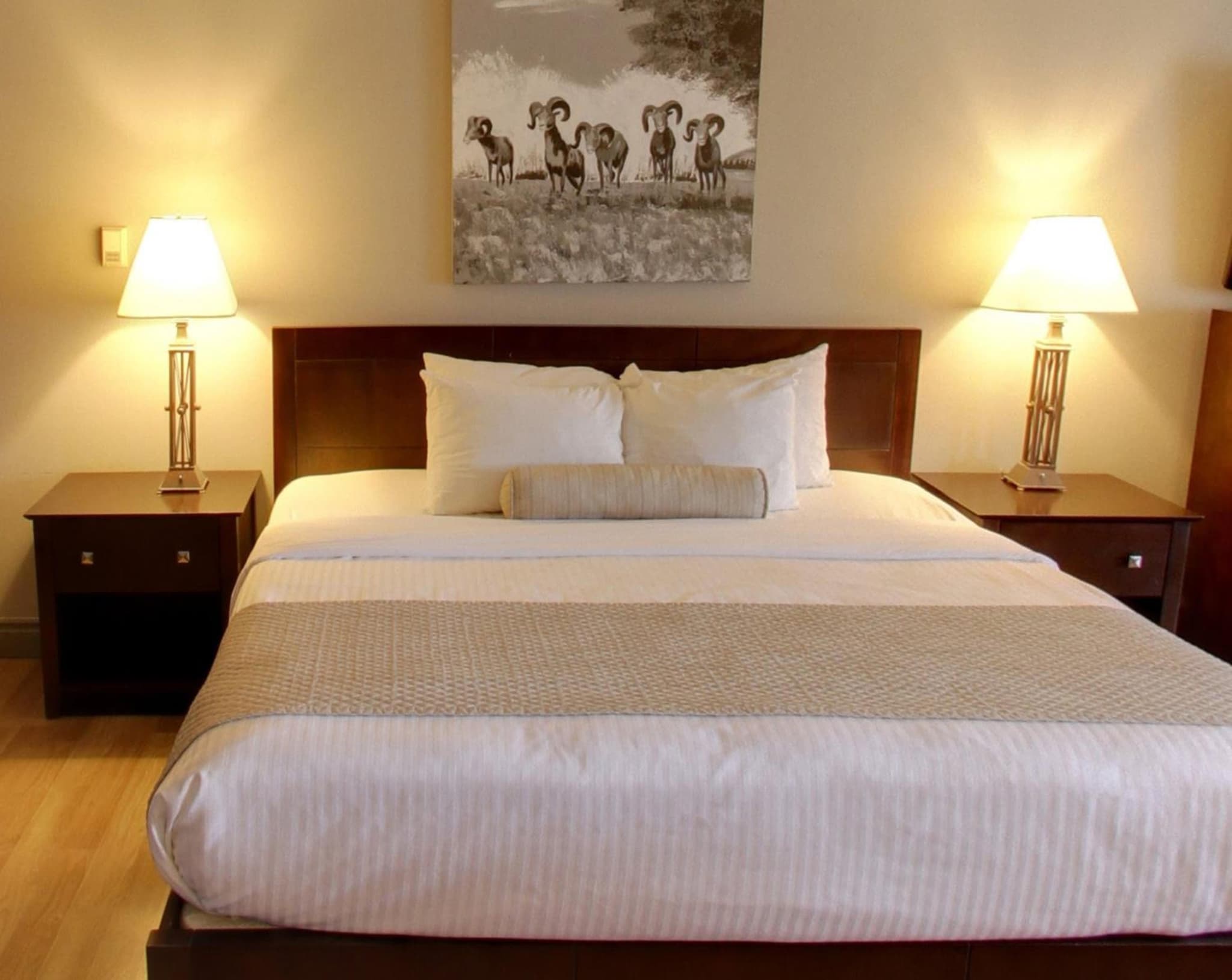 Days Inn by Wyndham Golden photo 6