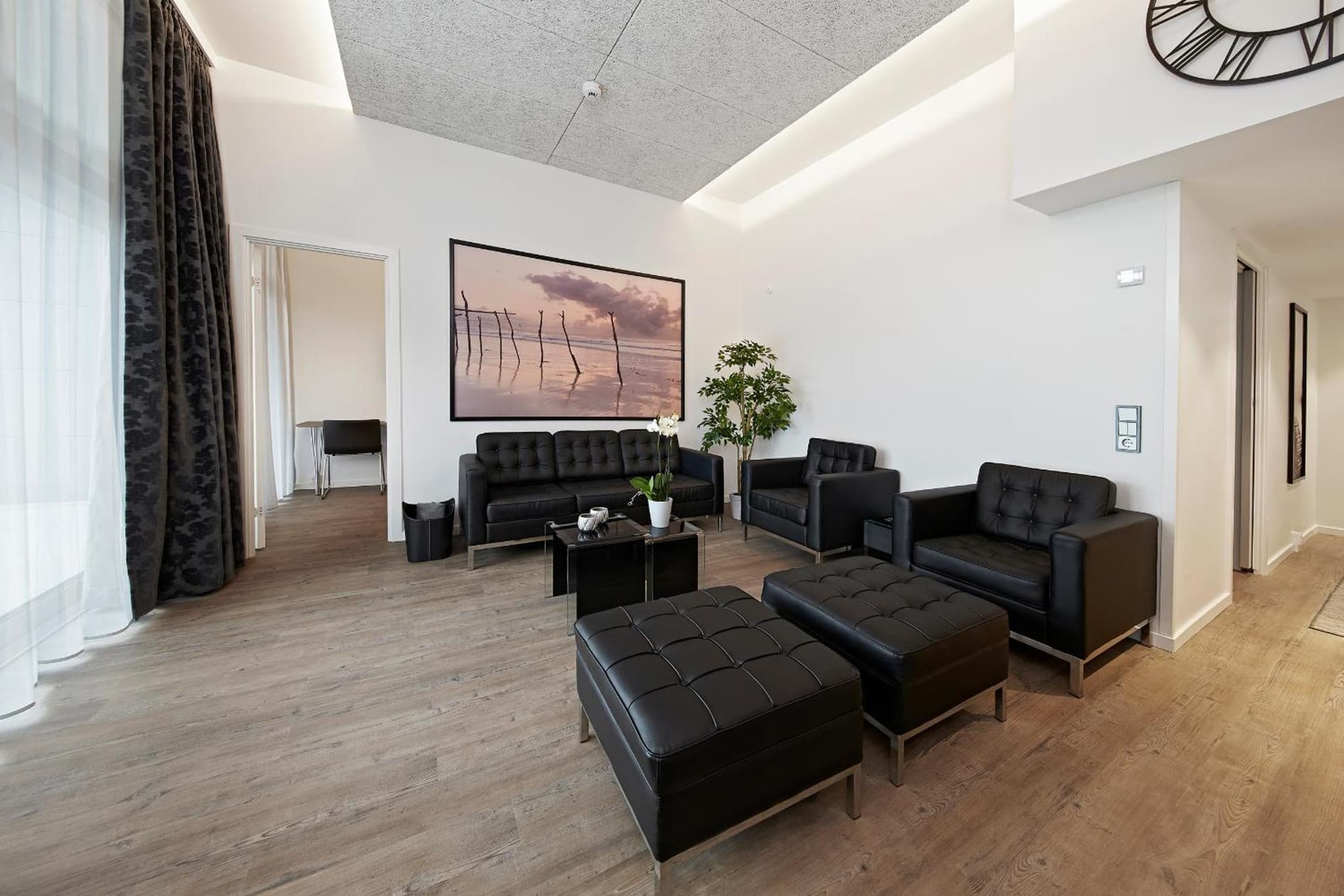 Living Suites photo 4