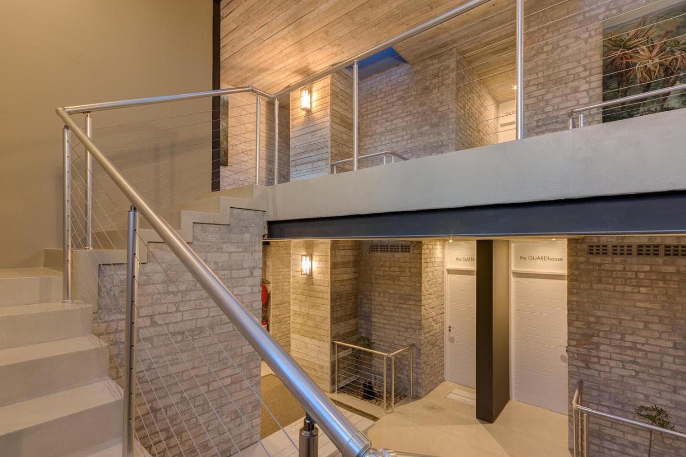 The House Quarters photo 5