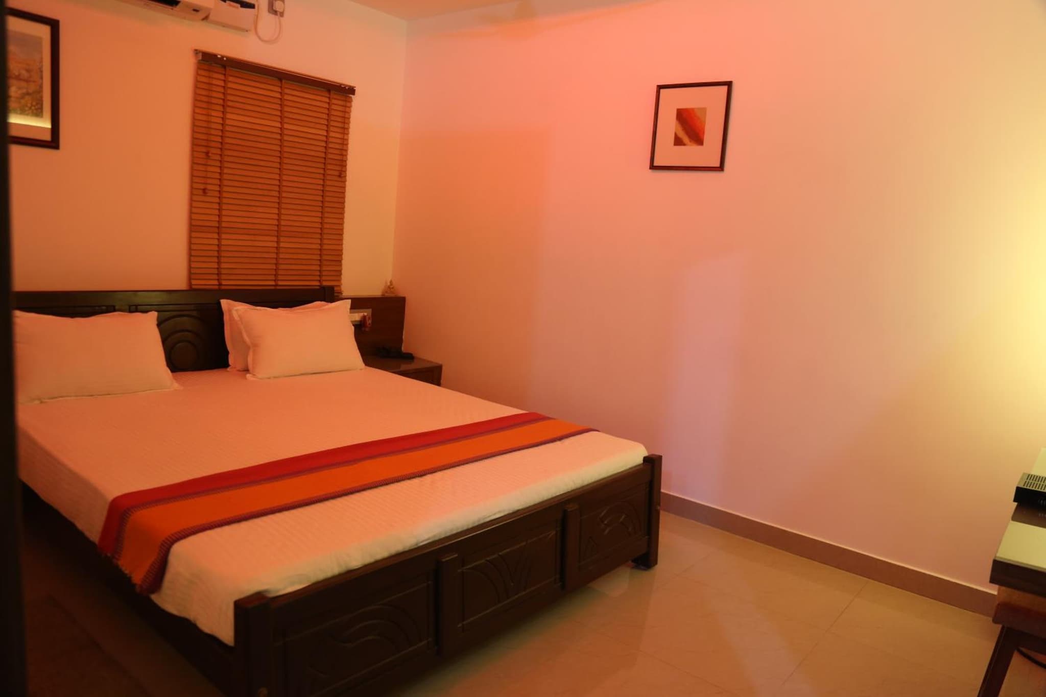 Hotel Mudra Midtown photo 2
