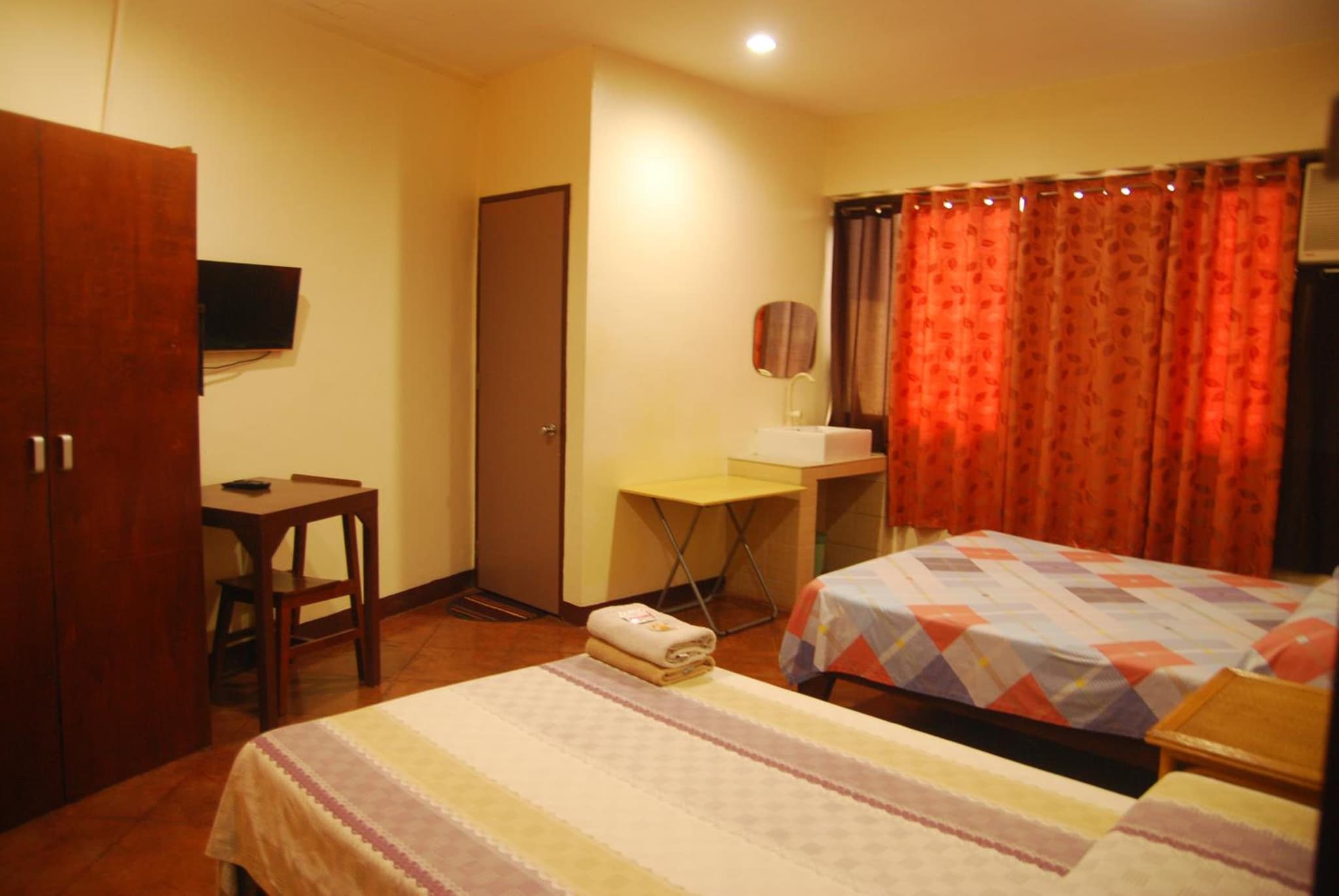 Centro Mactan Suites photo 5