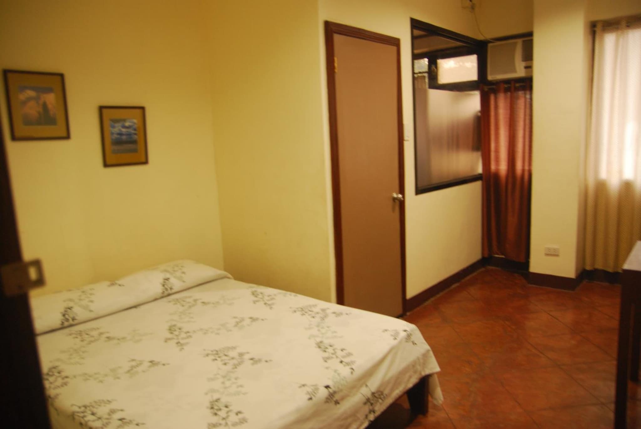 Centro Mactan Suites photo 4