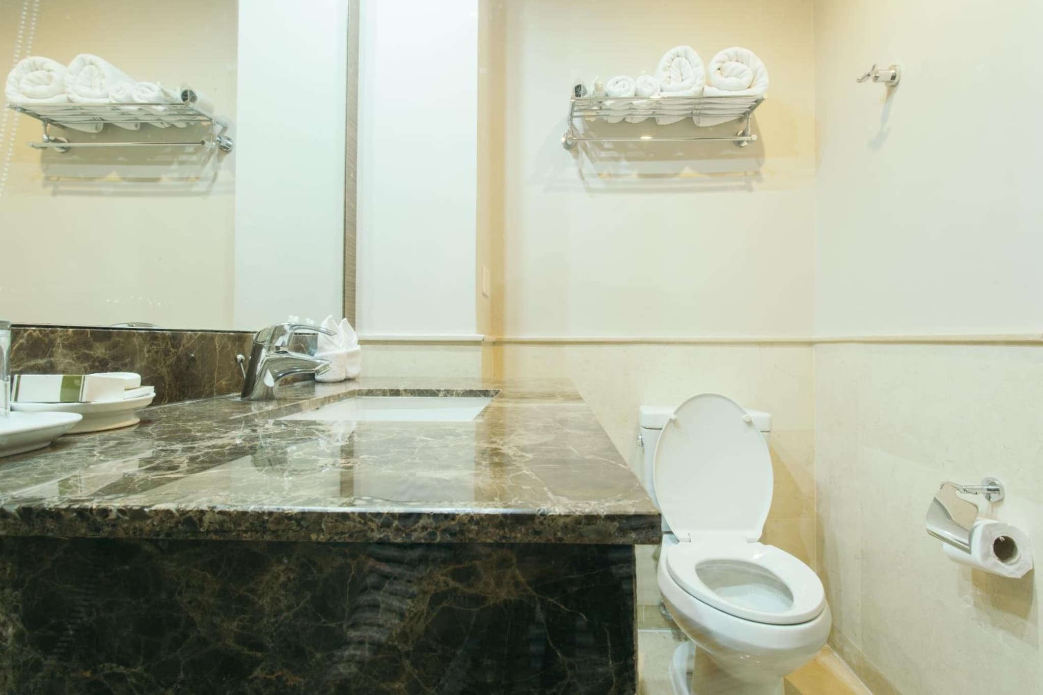 Thomson Residence Hotel photo 2