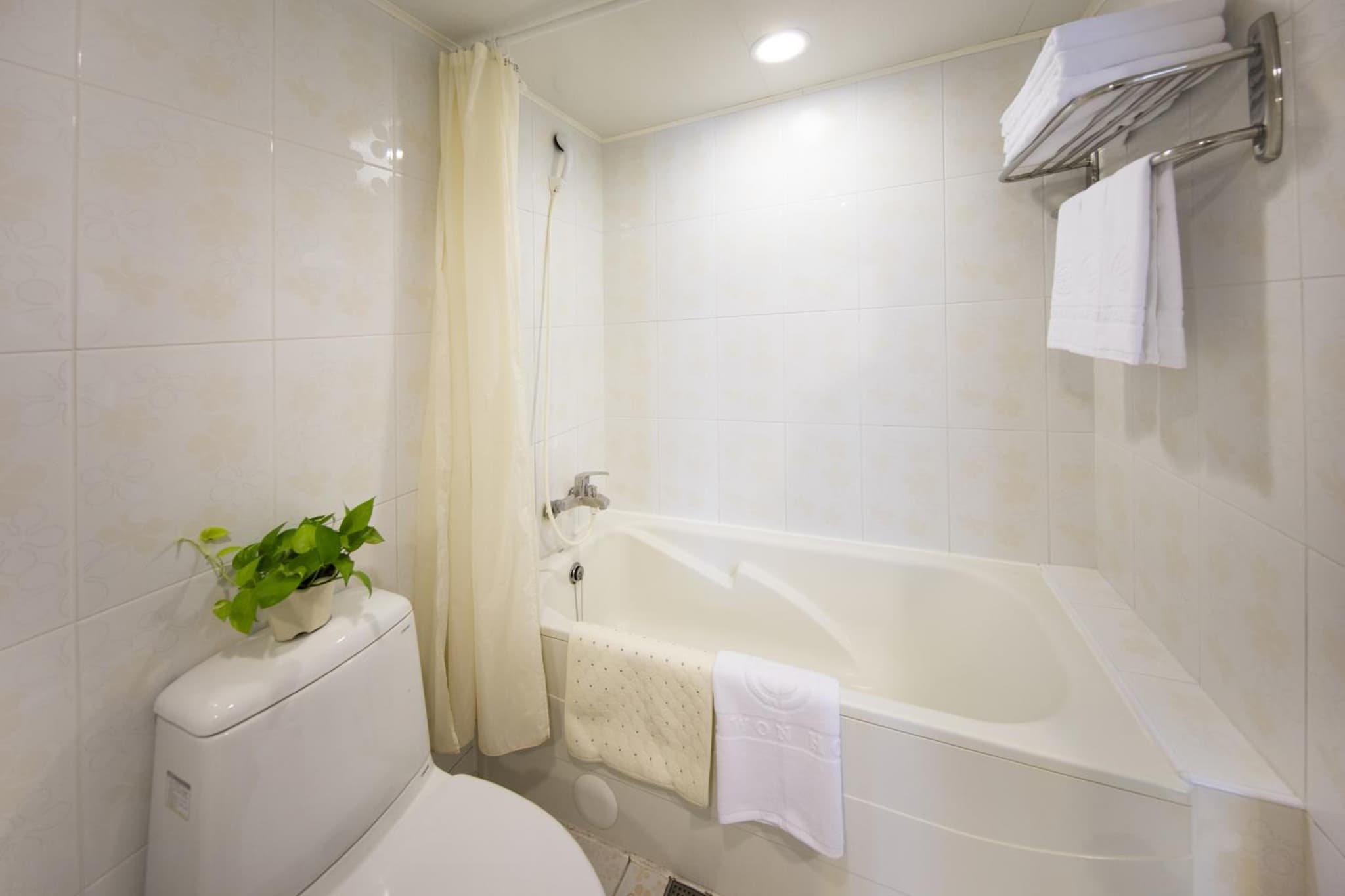 Ful Won Hotel photo 6